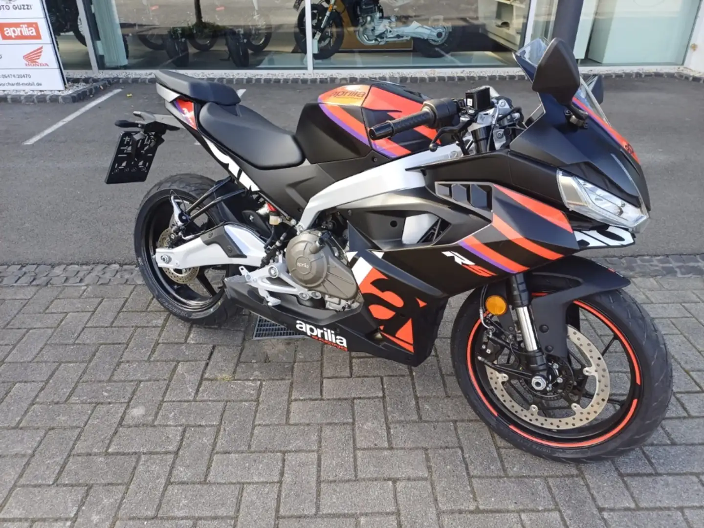 Aprilia RS 457 *E5+*48 PS*A2*schwarz* Fekete - 2