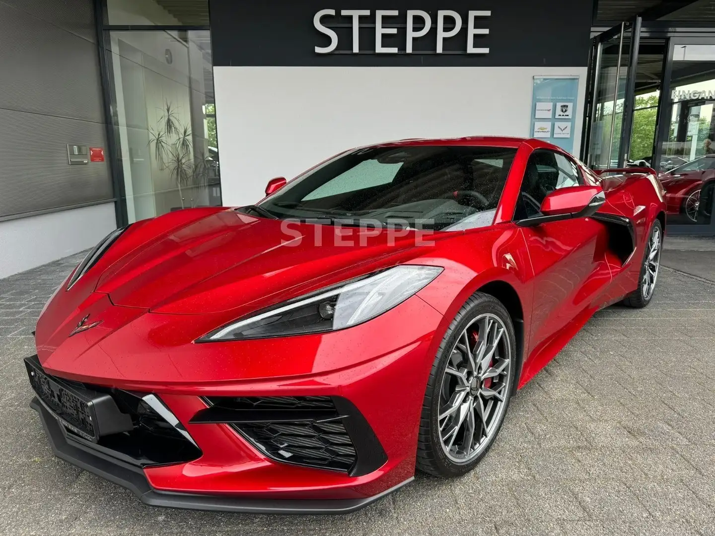 Corvette C8 Stingray Coupe 2024 3LT Europamodell Rot - 1
