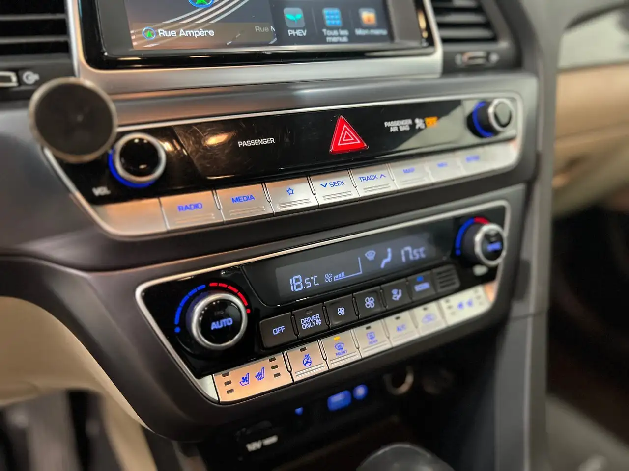 Hyundai SONATA снимка Hyundai SONATA