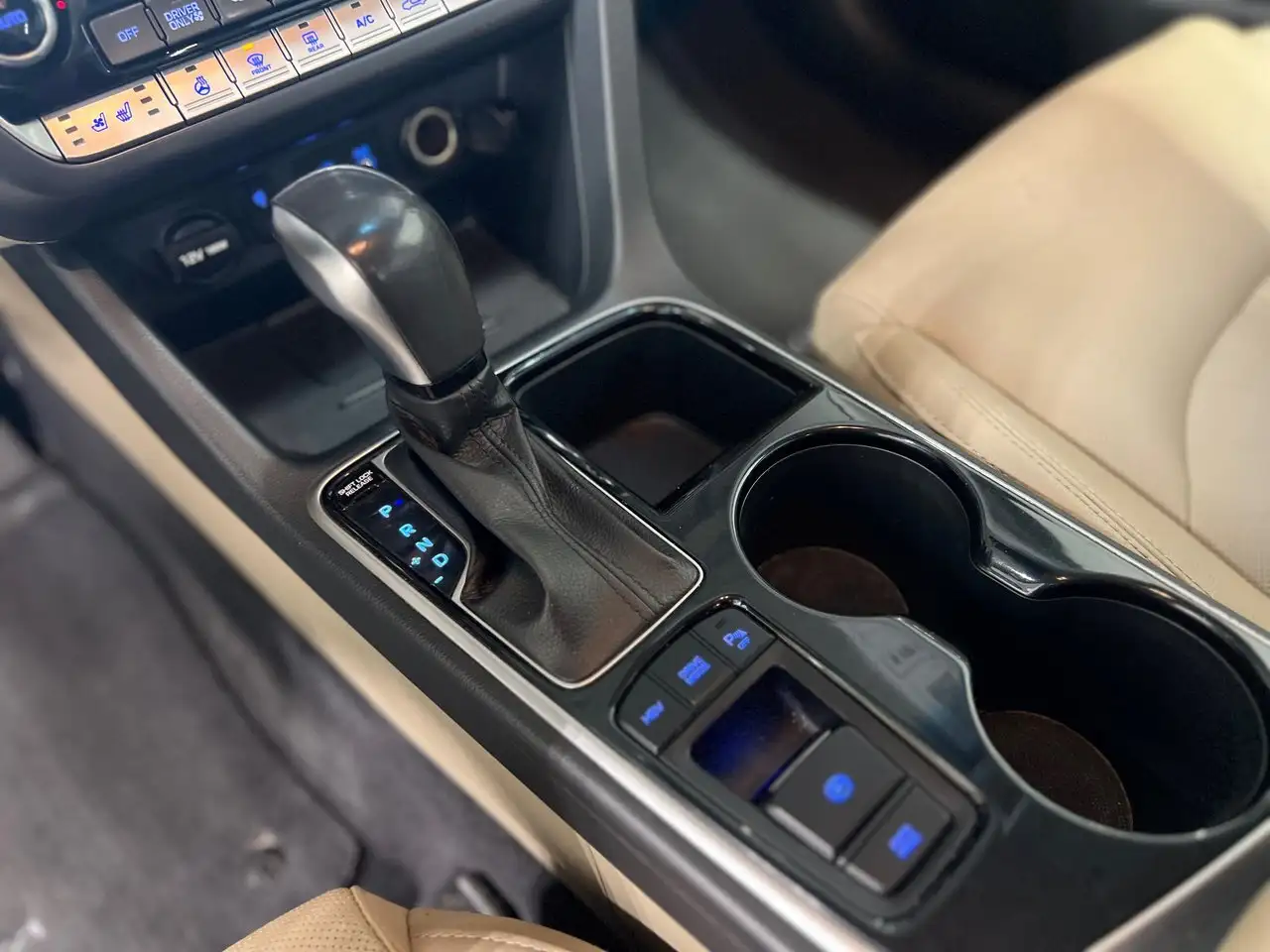 Hyundai SONATA снимка Hyundai SONATA
