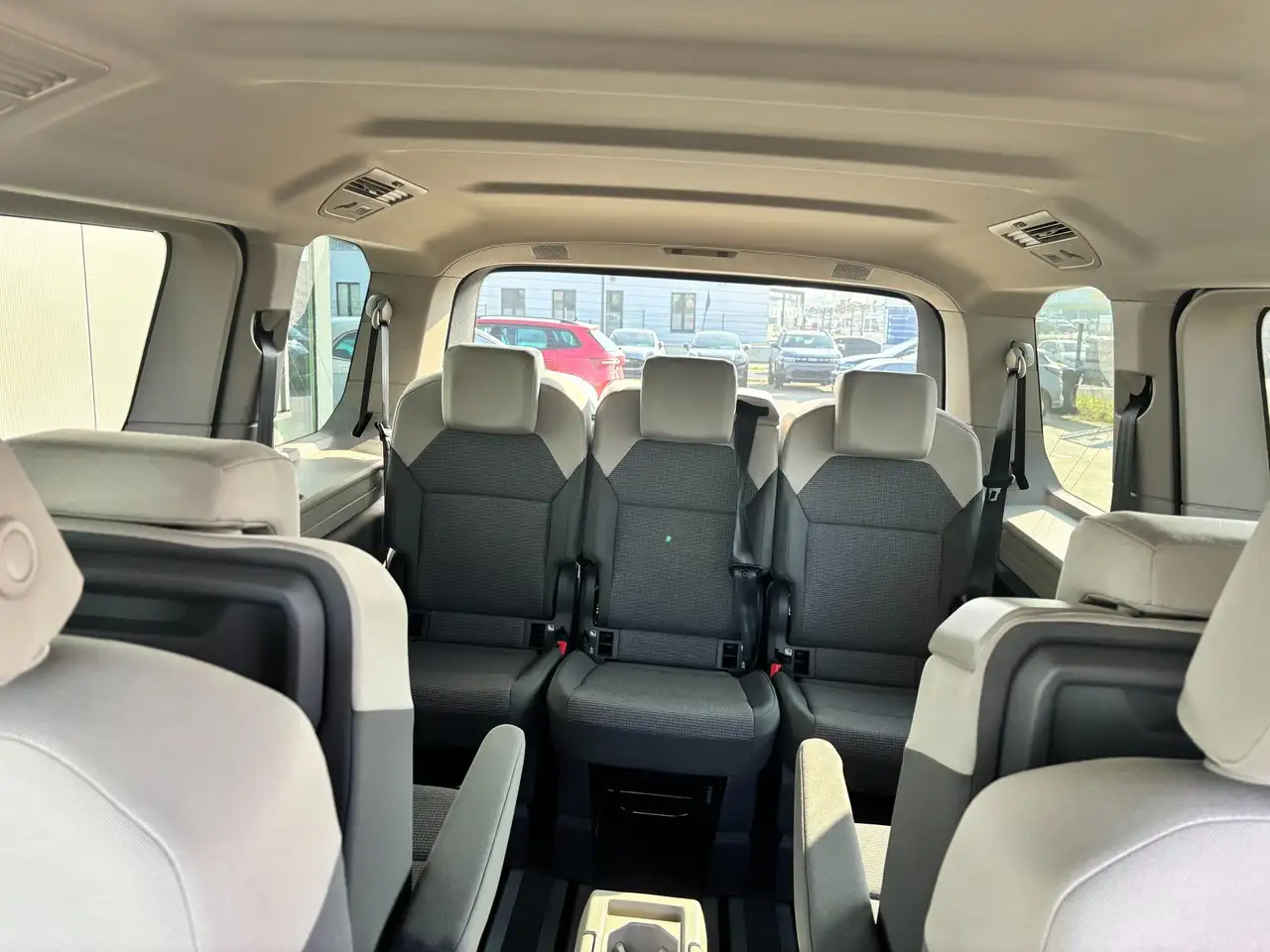 Volkswagen T7 Multivan 2026 — фото 12