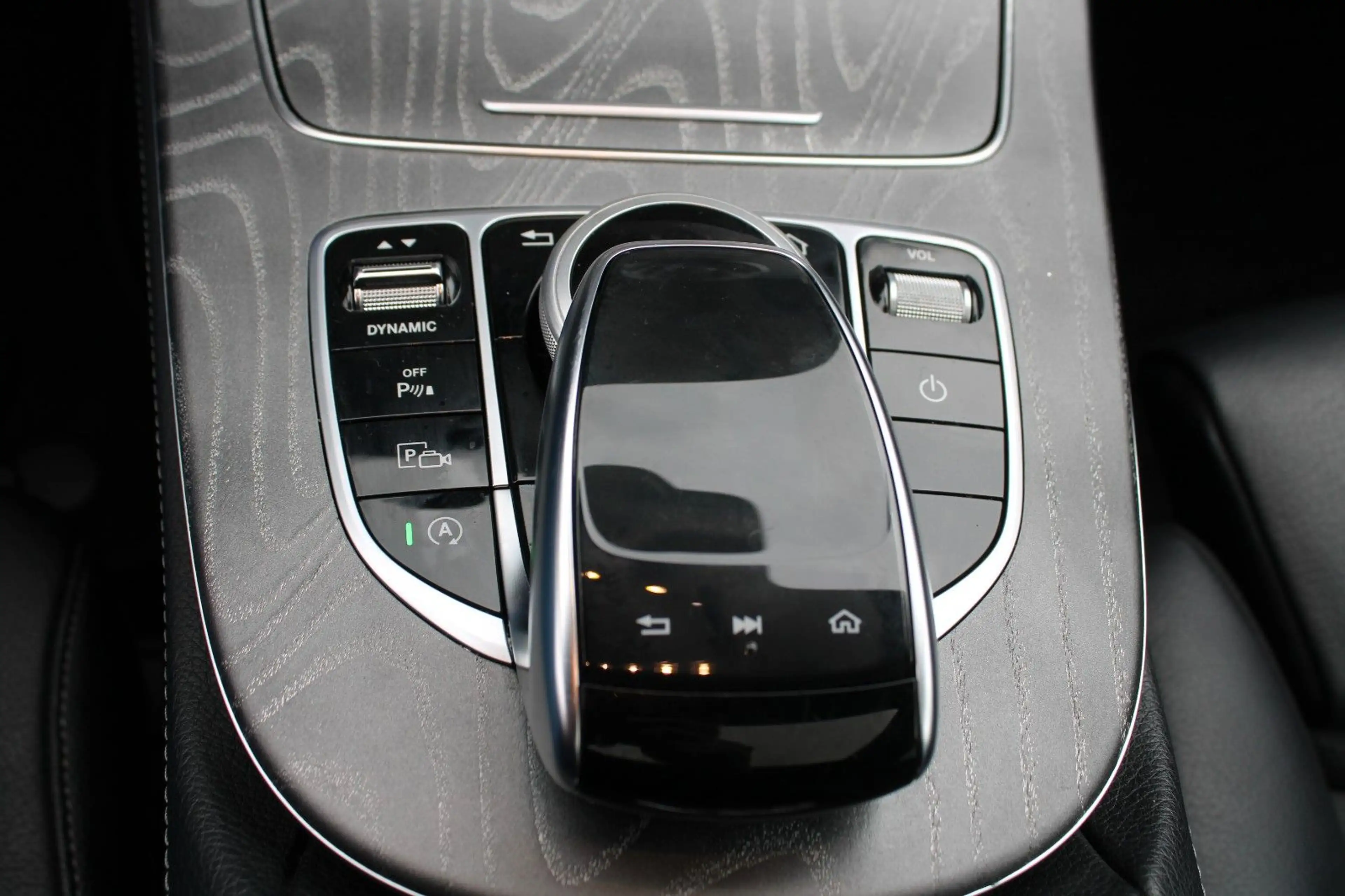 Mercedes-Benz CLS 350 AMG Line Leder SD Distronic Plus — photo 18
