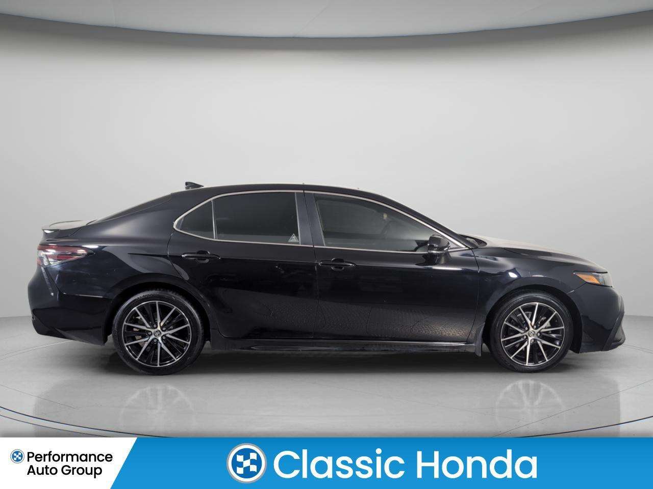2024 Toyota Camry SE No Accidents One Owner Sunroof Alloy Wheels — снимка 1