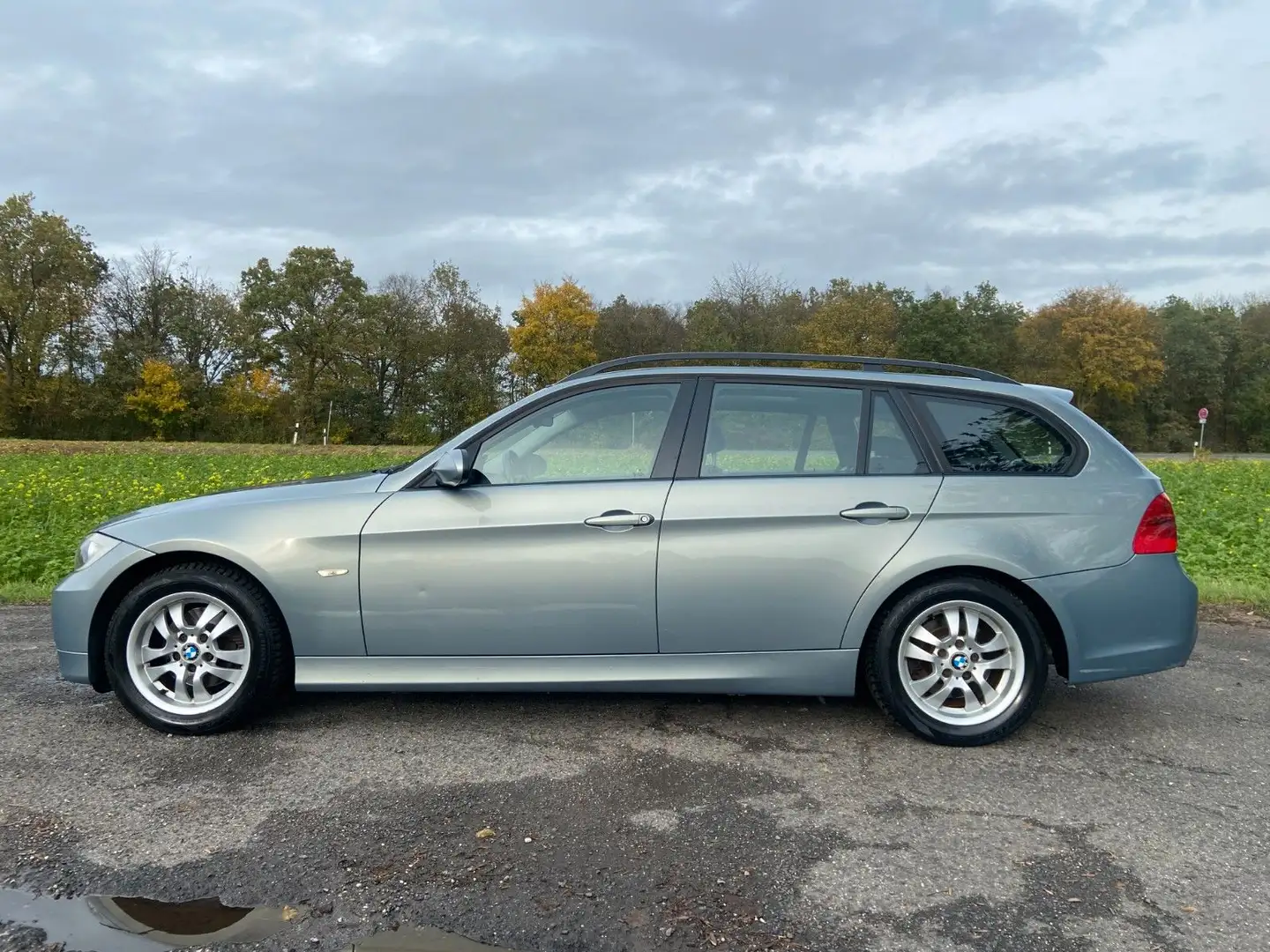 BMW 320 2.0D Touring Klima SHZ Panorama Srebrny - 2