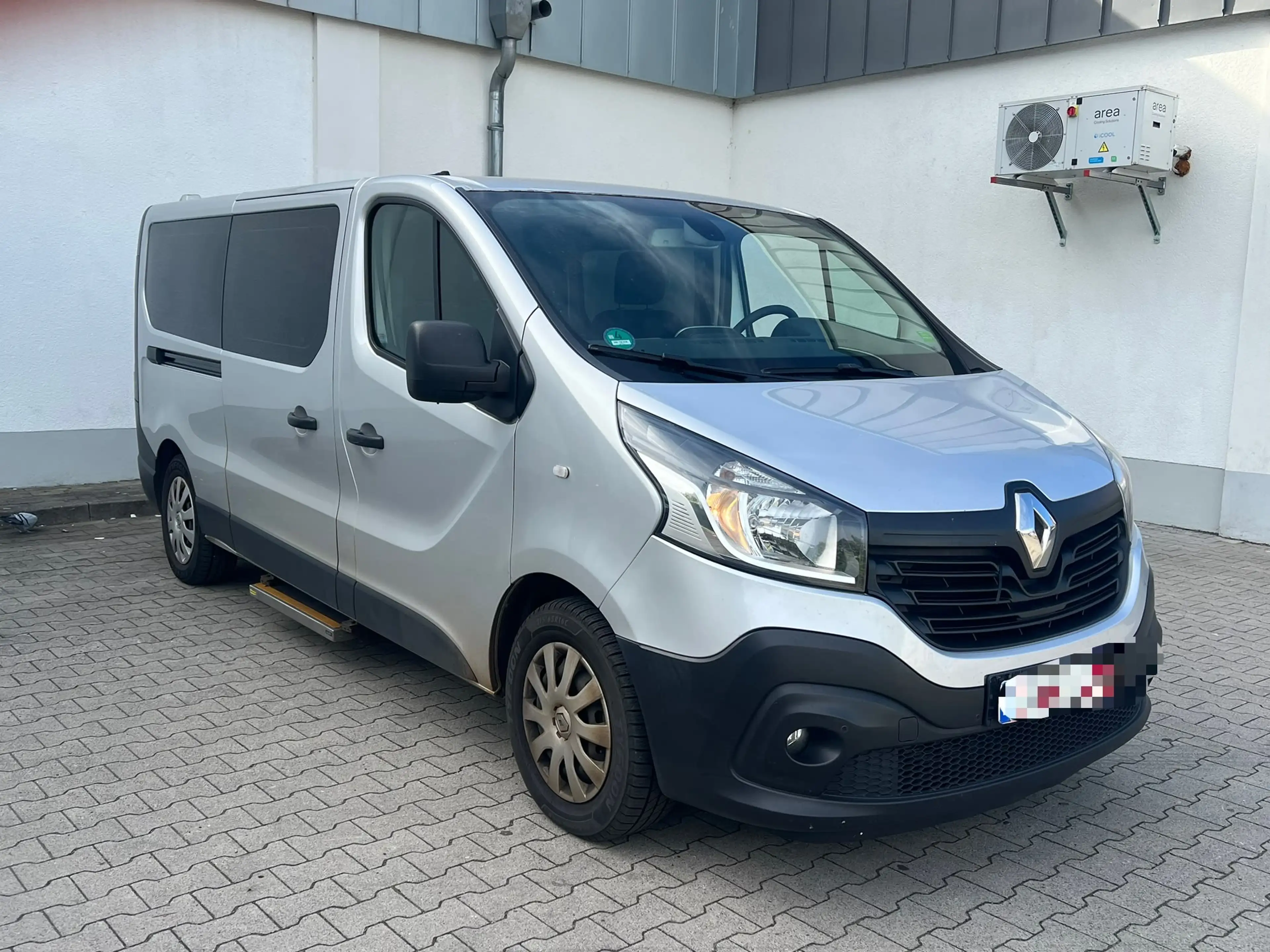 Renault Trafic 1.6 L2H1 Expression *9.SITZER+RAMPE+BEHINDERT* 2016 — photo 2