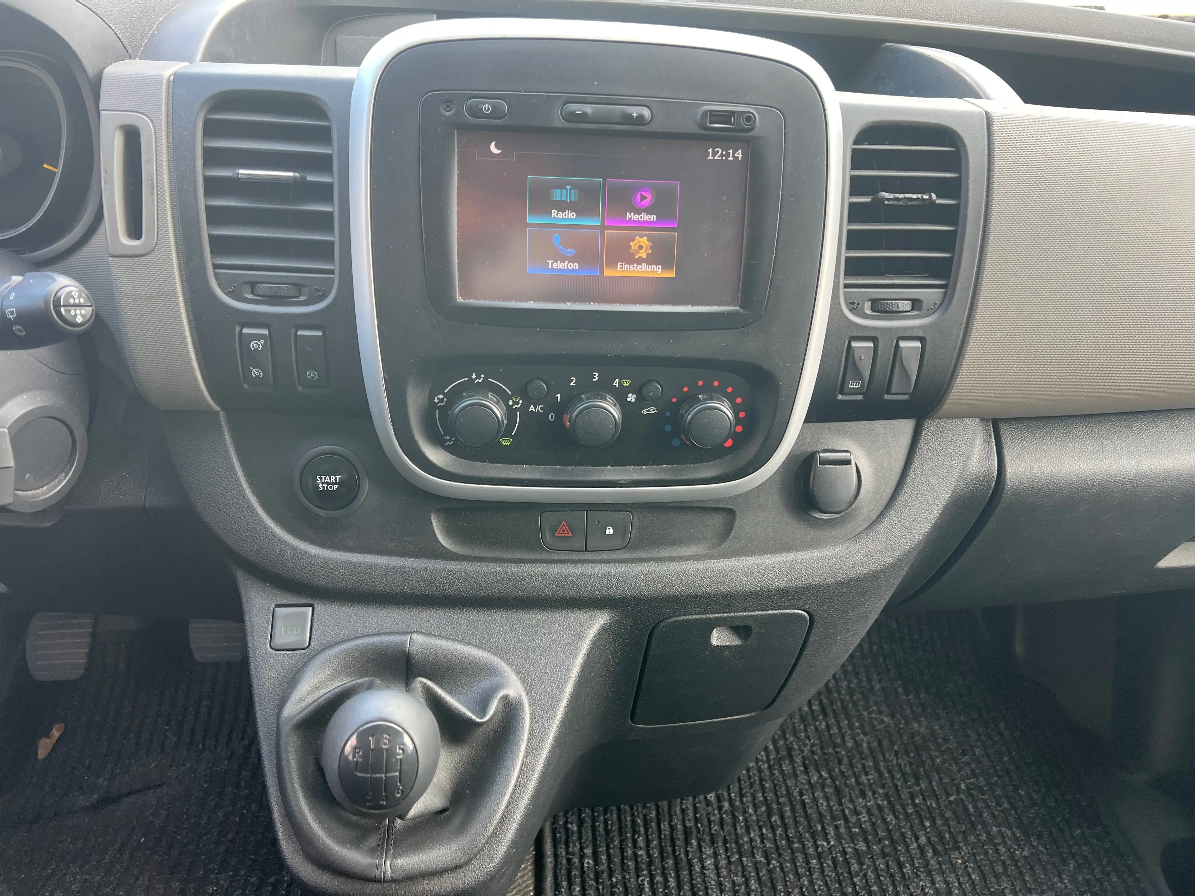 Renault Trafic 1.6 L2H1 Expression *9.SITZER+RAMPE+BEHINDERT* 2016 — photo 12