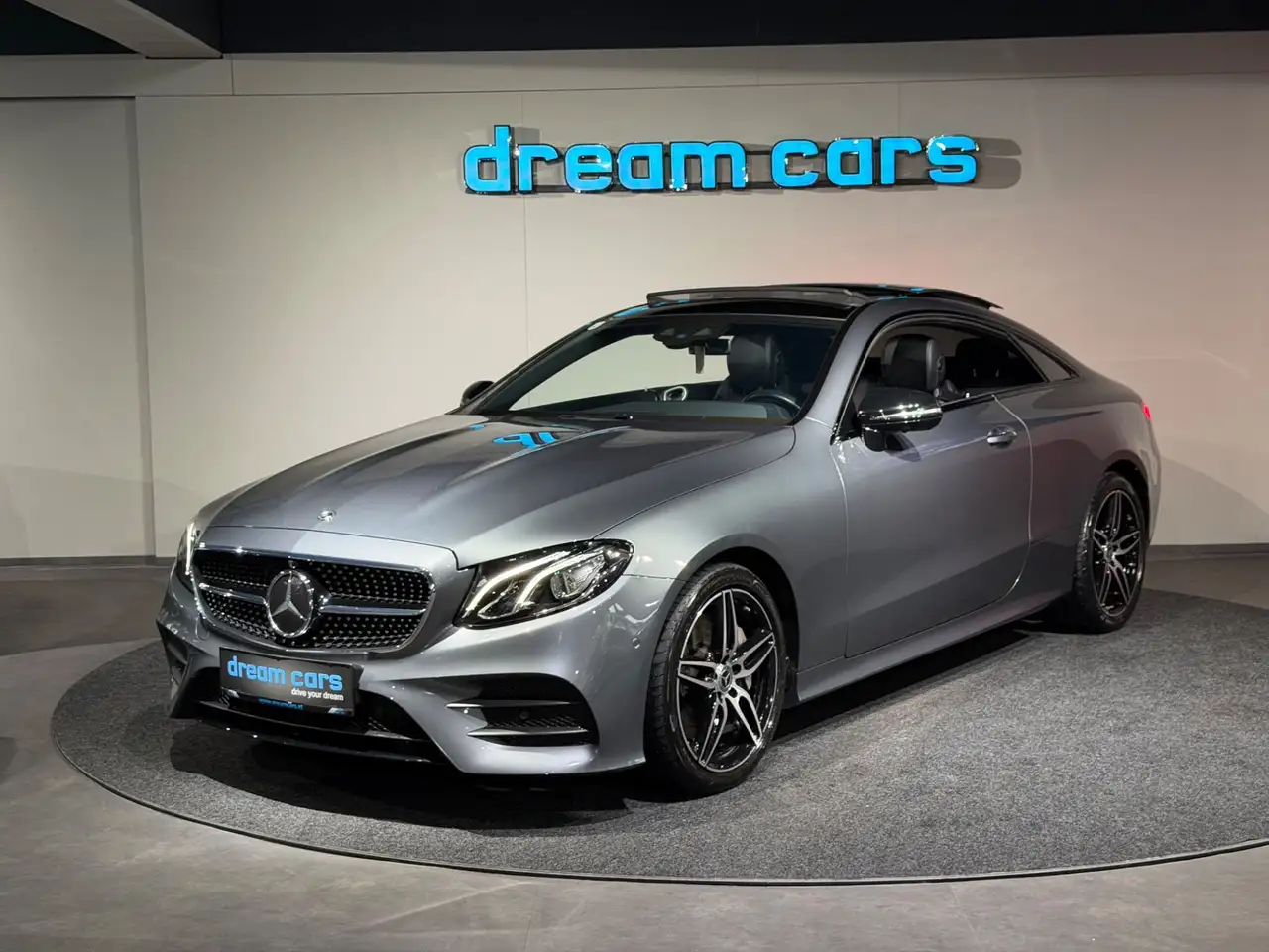 Mercedes-Benz E 300 Coupe AMG Line / Night Paket / Panoramadach Bild 5