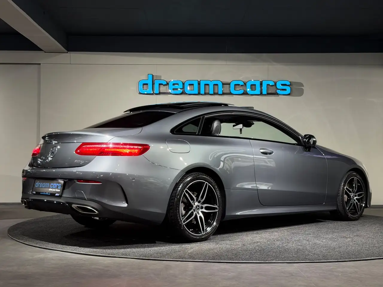 Mercedes-Benz E 300 Coupe AMG Line / Night Paket / Panoramadach Bild 14