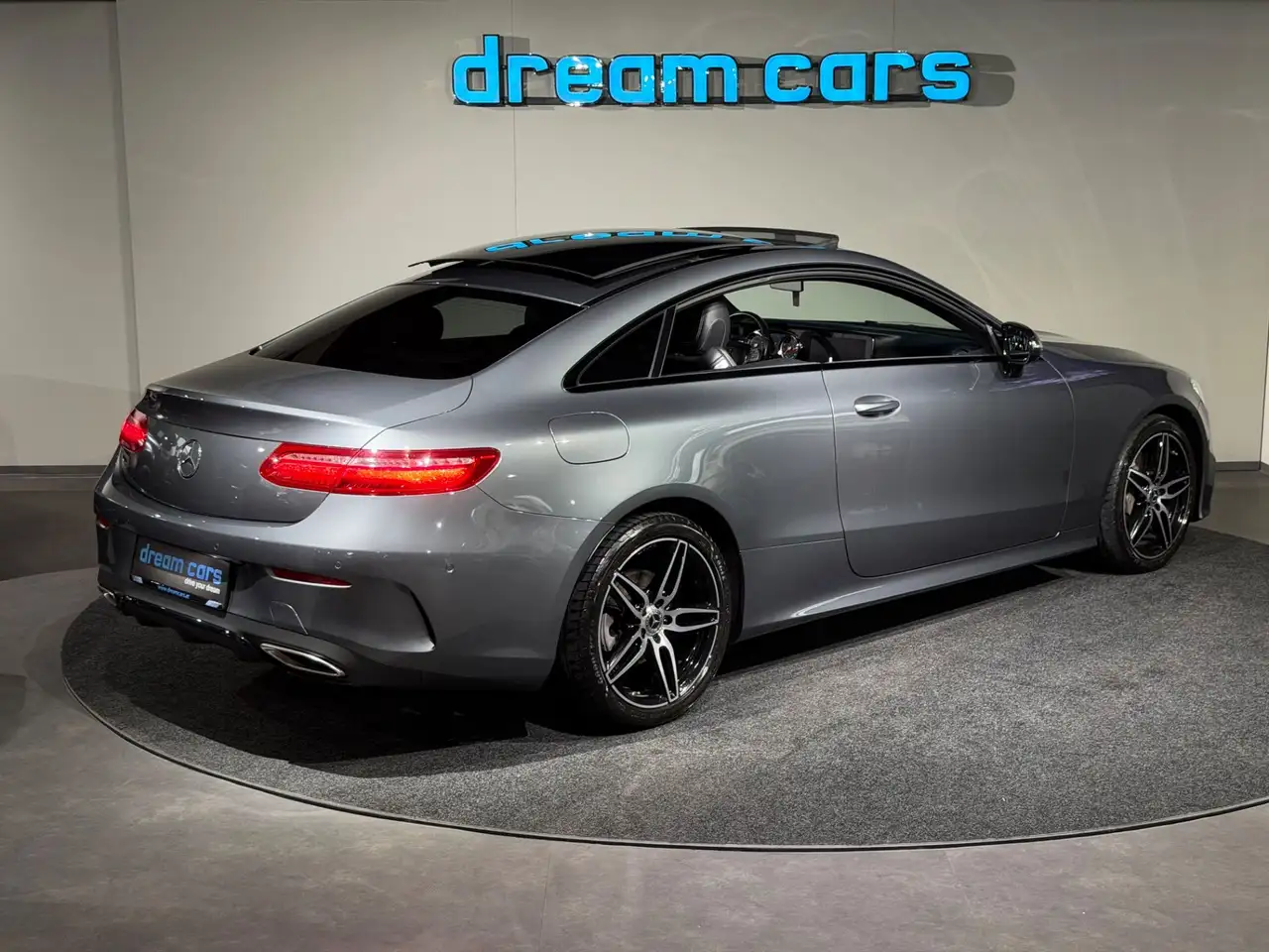 Mercedes-Benz E 300 Coupe AMG Line / Night Paket / Panoramadach Bild 18