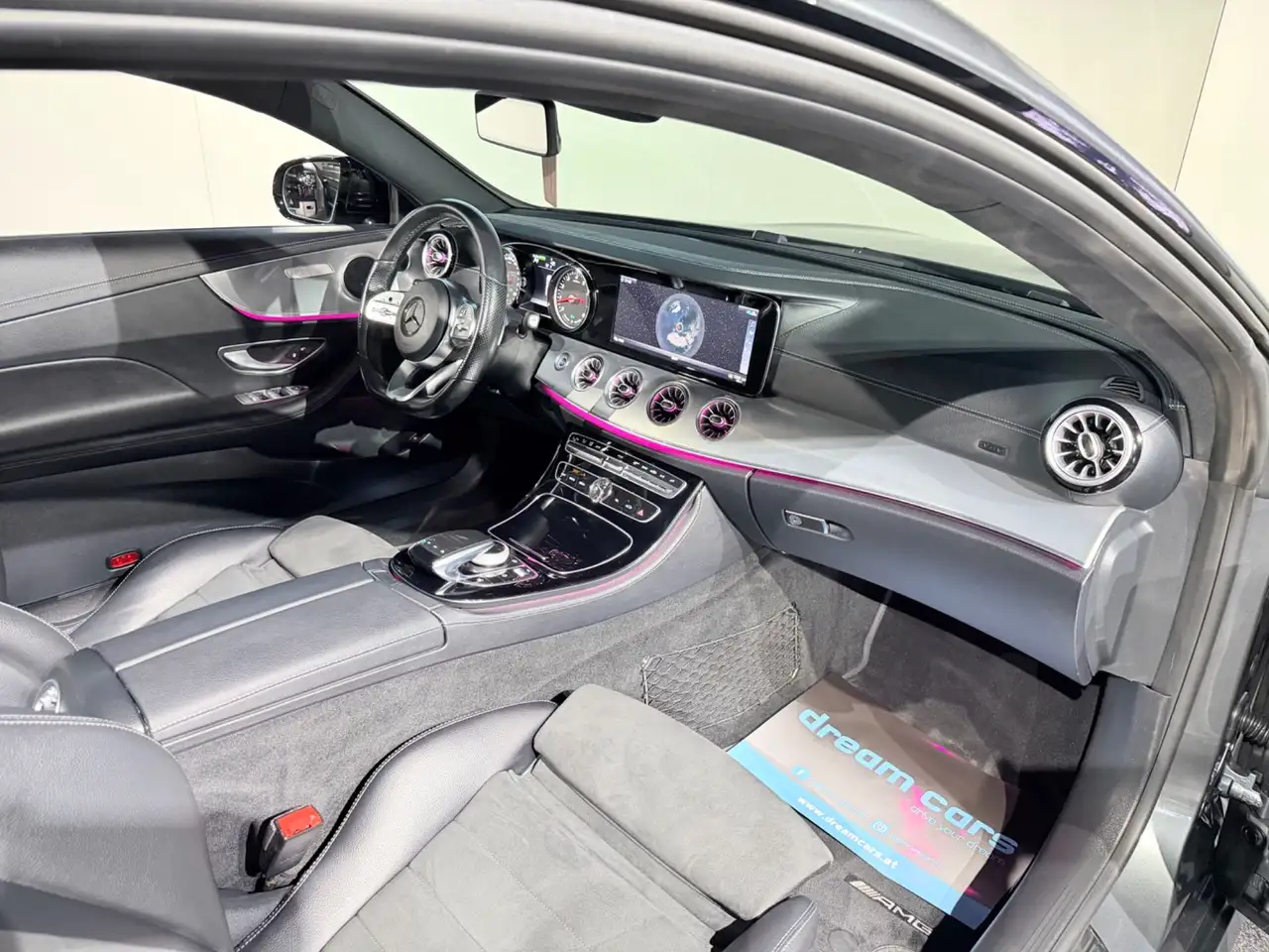 Mercedes-Benz E 300 Coupe AMG Line / Night Paket / Panoramadach Bild 22