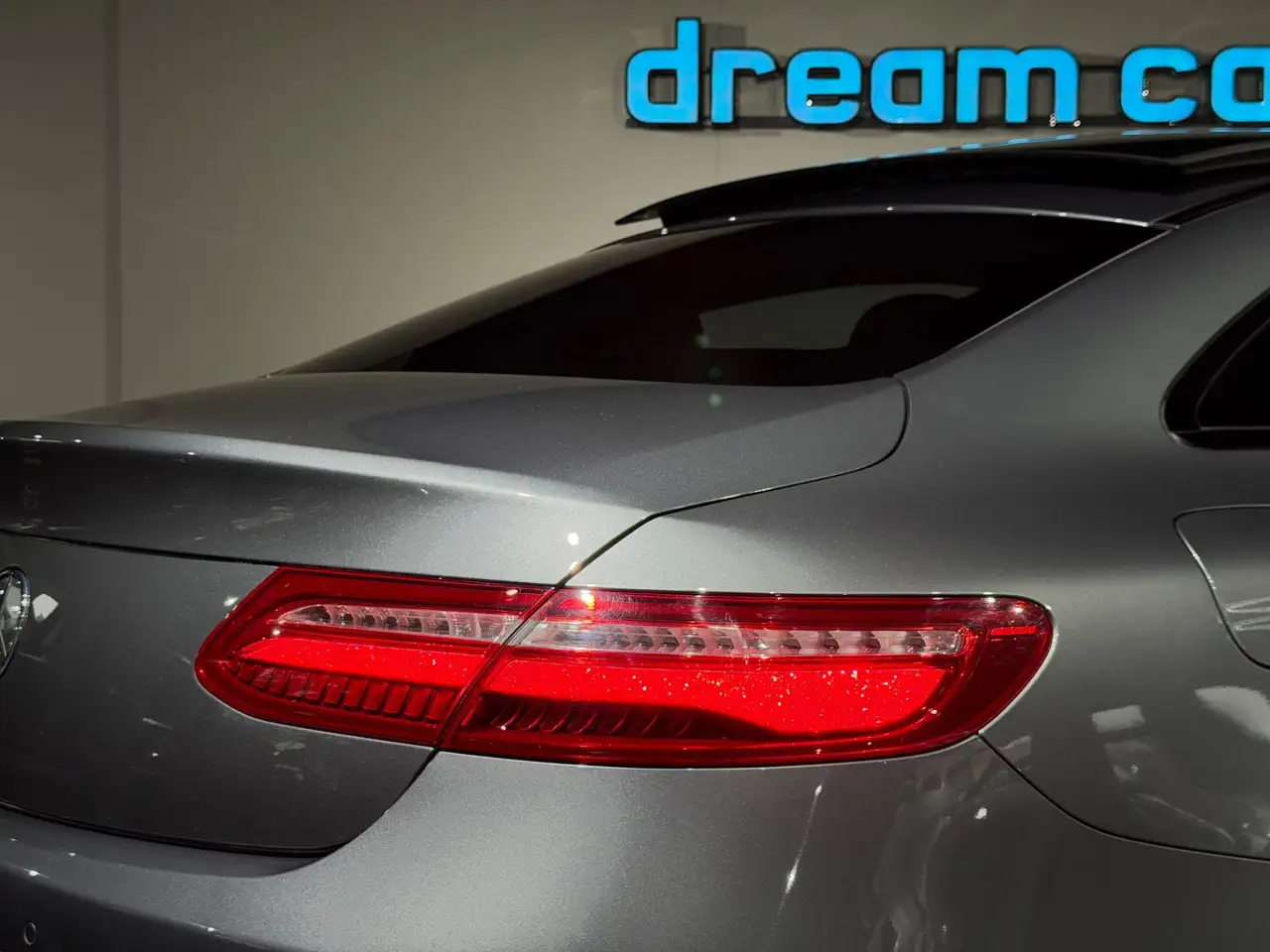 Mercedes-Benz E 300 Coupe AMG Line / Night Paket / Panoramadach Bild 16