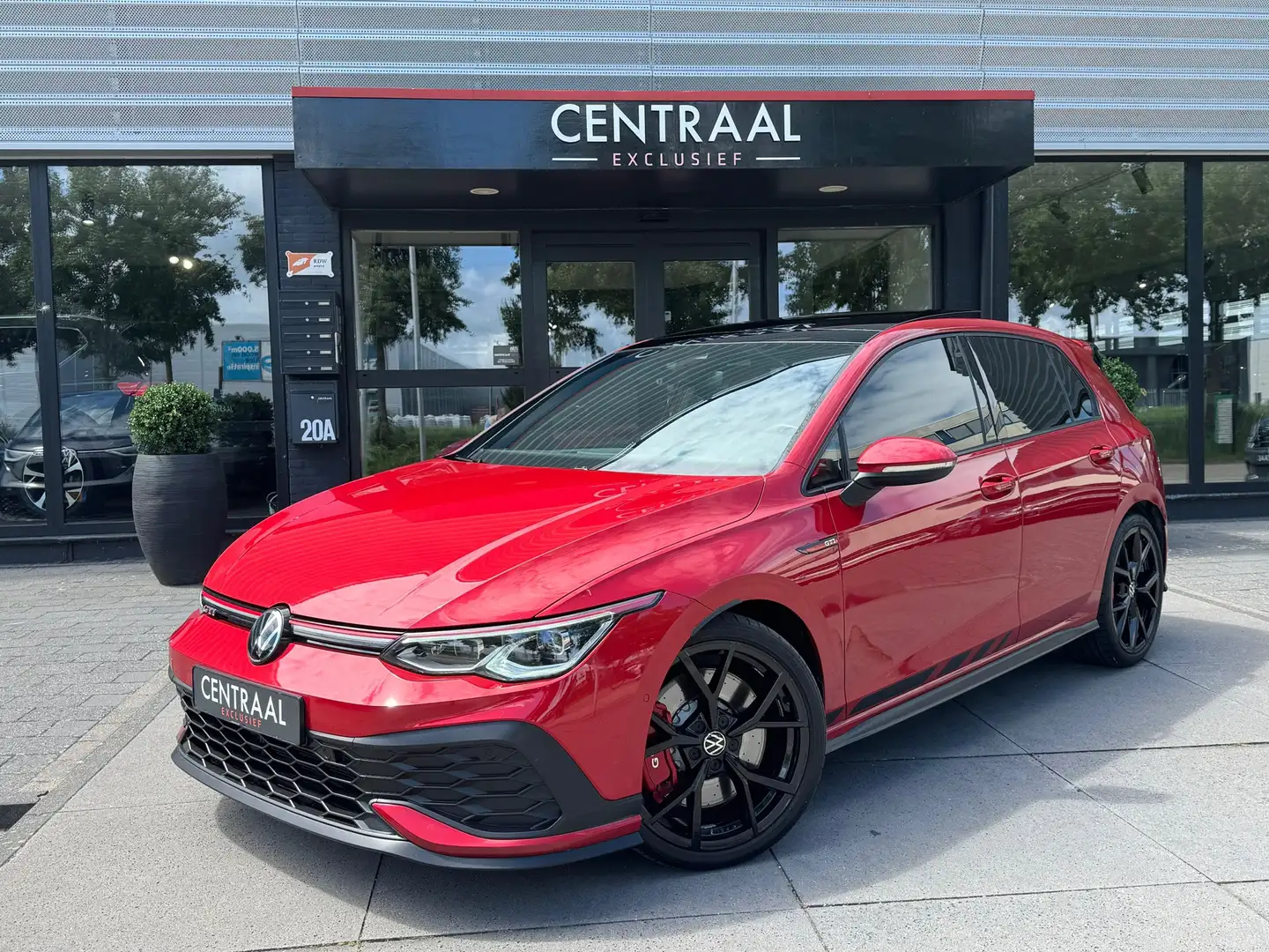 Volkswagen Golf GTI Clubsport 2.0 TSI 300PK|Pano|Camera|IQ Light|ACC|C Rood - 1