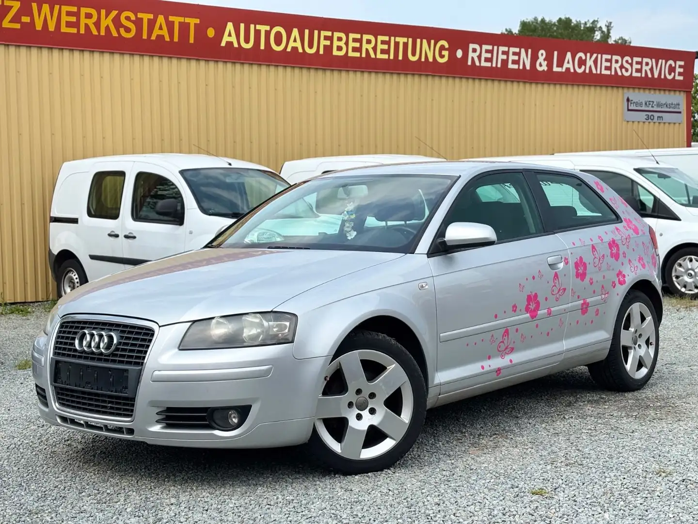 Audi A3 1.6 FSI KLIMA,Sitzheiz,Alu, Ölservice+TÜV-NEU Silber - 1