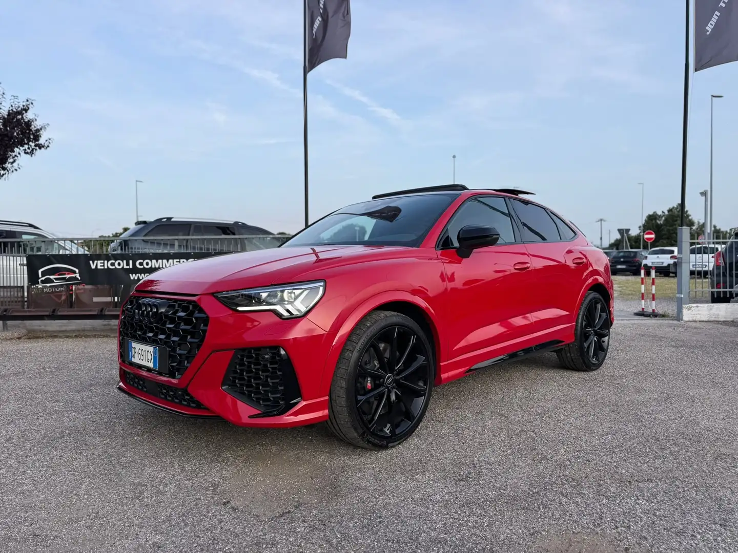 Audi RS Q3 Q3 Sportback RS 2.5 quattro s-tronic Červená - 2
