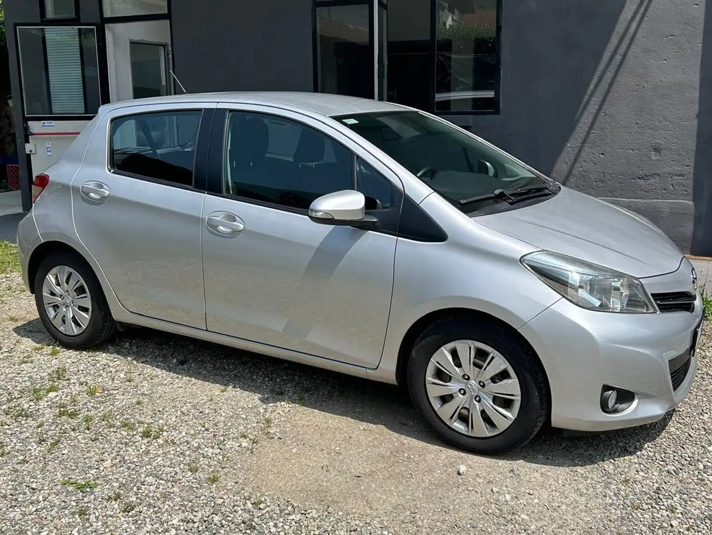 Toyota Yaris Yaris III 2013 5p 1.4 d-4d Lounge s/CL Argento - 2