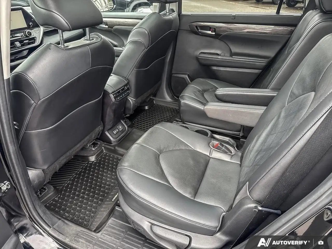 Toyota Highlander снимка Toyota Highlander