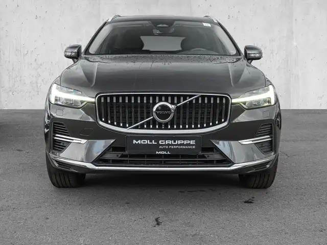 Volvo XC60 view 3