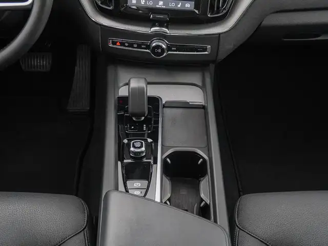 Volvo XC60 view 14