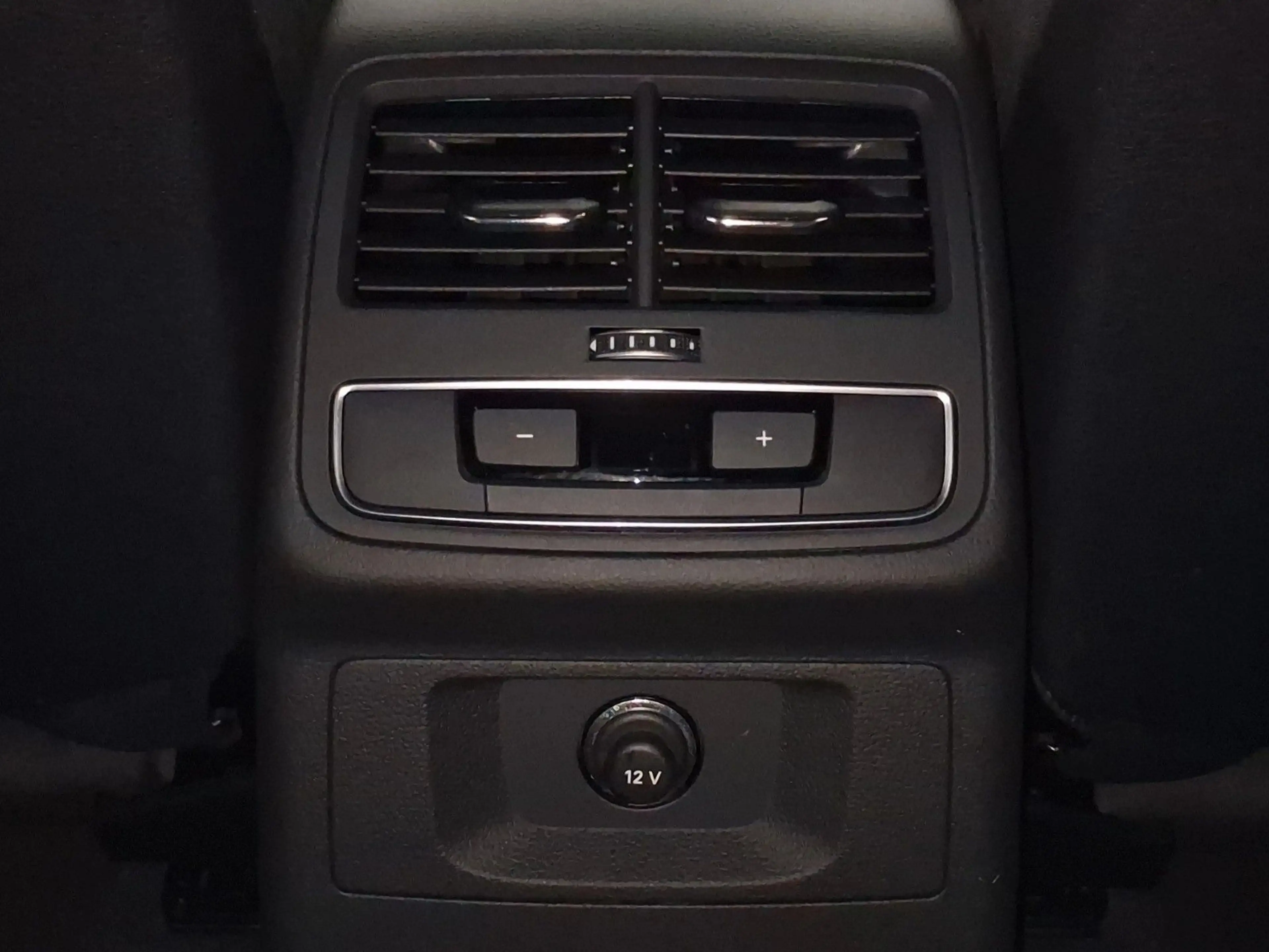 Audi A4 Avant 45 TFSI quattro,Navi,LED,ViCo,ACC,AHK — photo 24