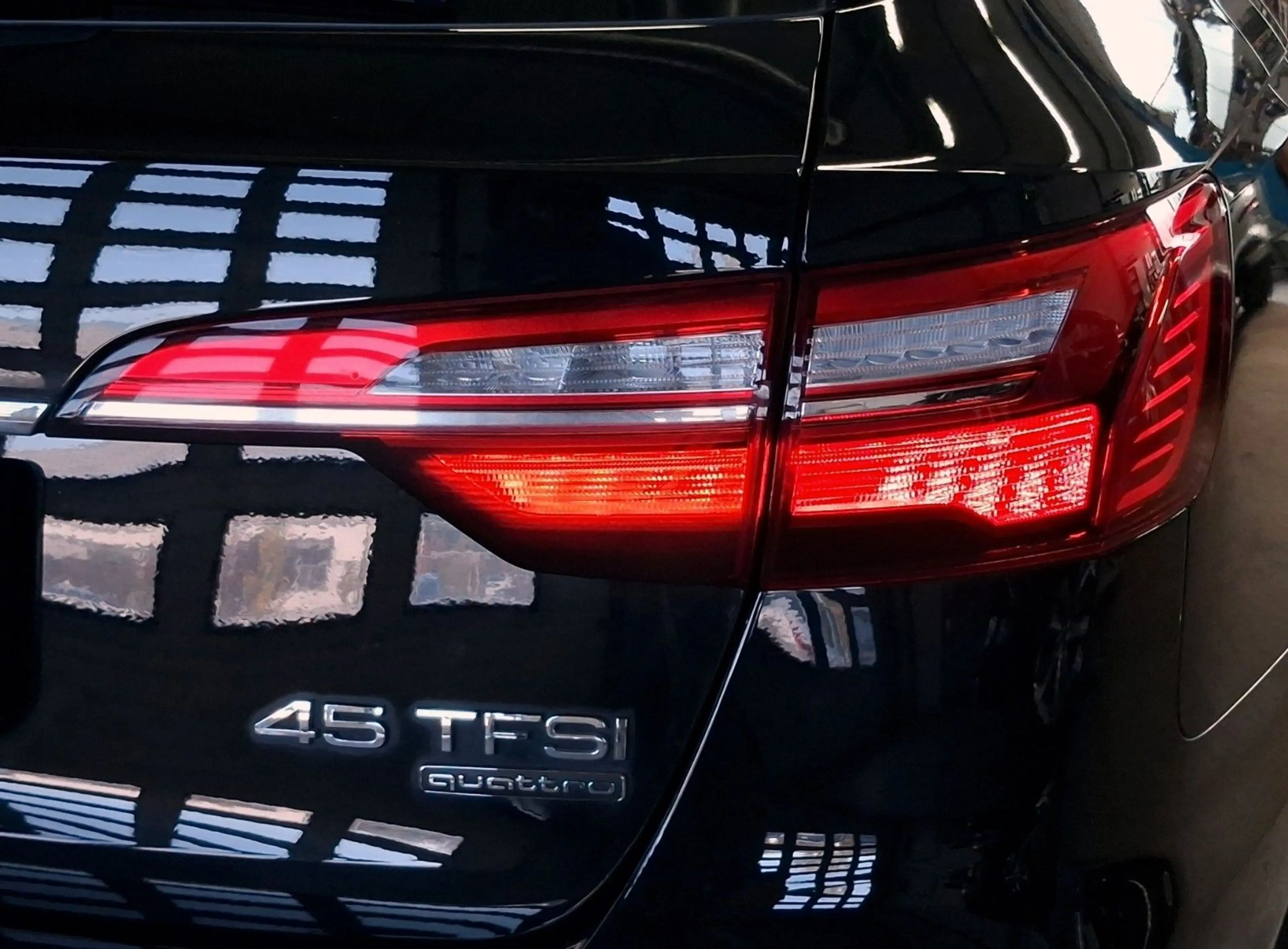 Audi A4 Avant 45 TFSI quattro,Navi,LED,ViCo,ACC,AHK — photo 28