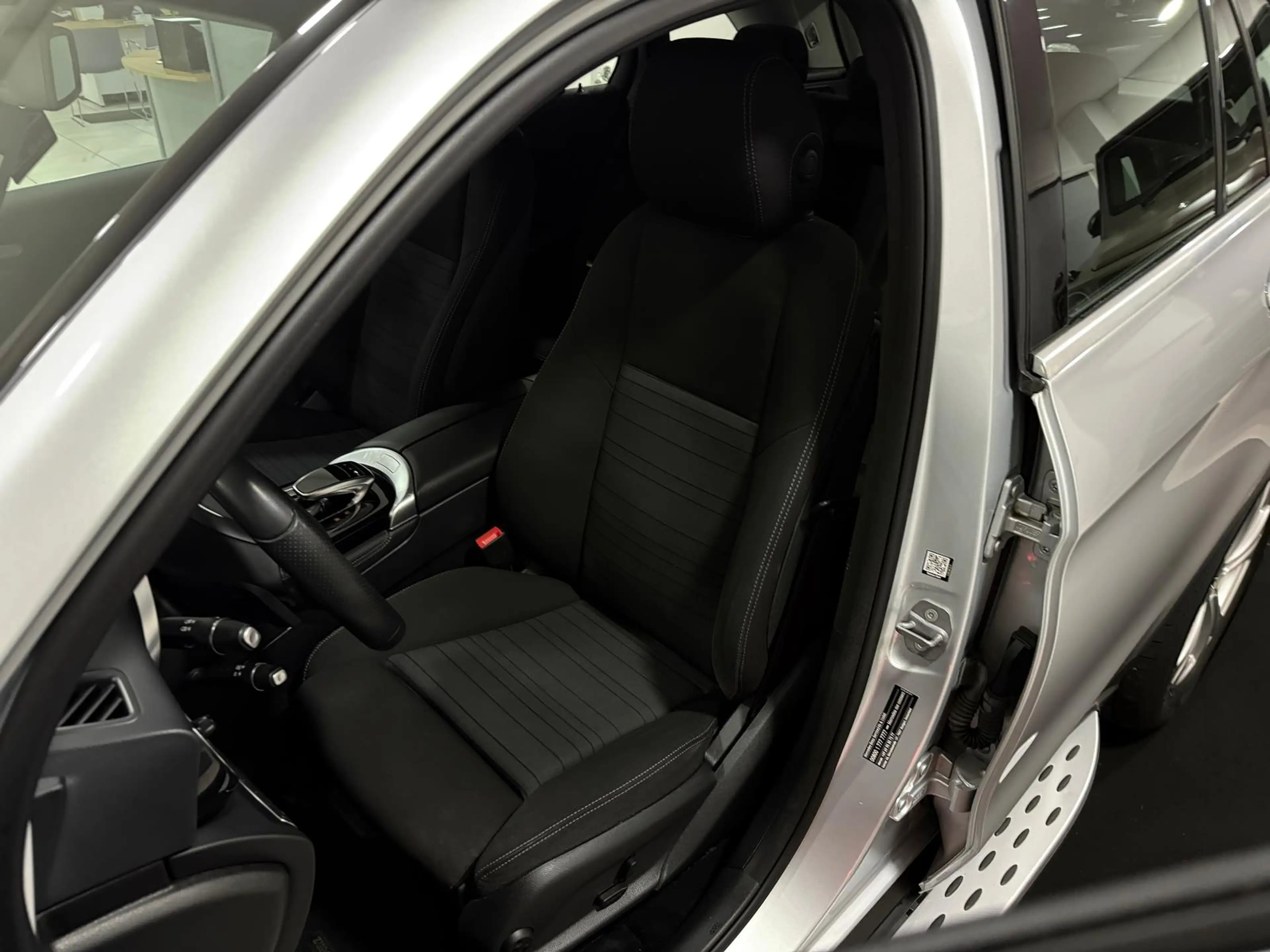 Mercedes-Benz GLC 250 4M 9G LUXURY*DISTR*LED*KAMERA*AHK*SPURH* — photo 13