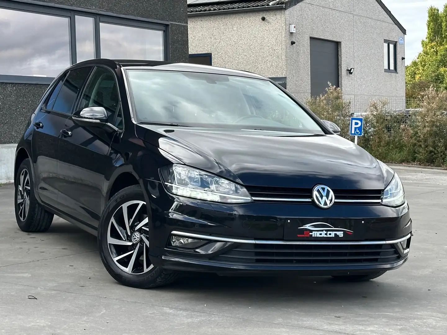 Volkswagen Golf • TRES PROPRE • GARANTIE 1AN Zwart - 1