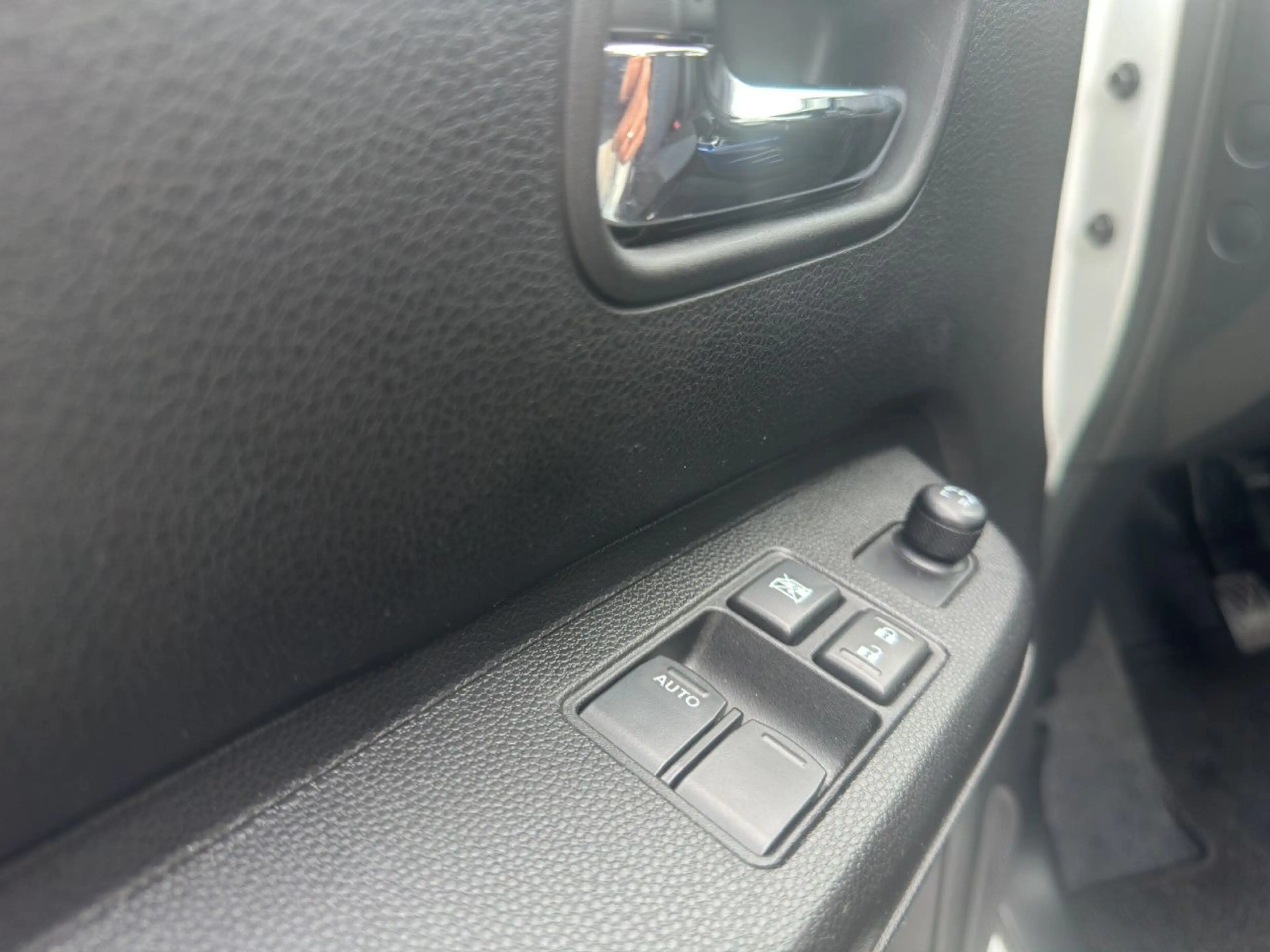 Suzuki Ignis 1.2 Dualjet Hybrid Club LED Klima — photo 12
