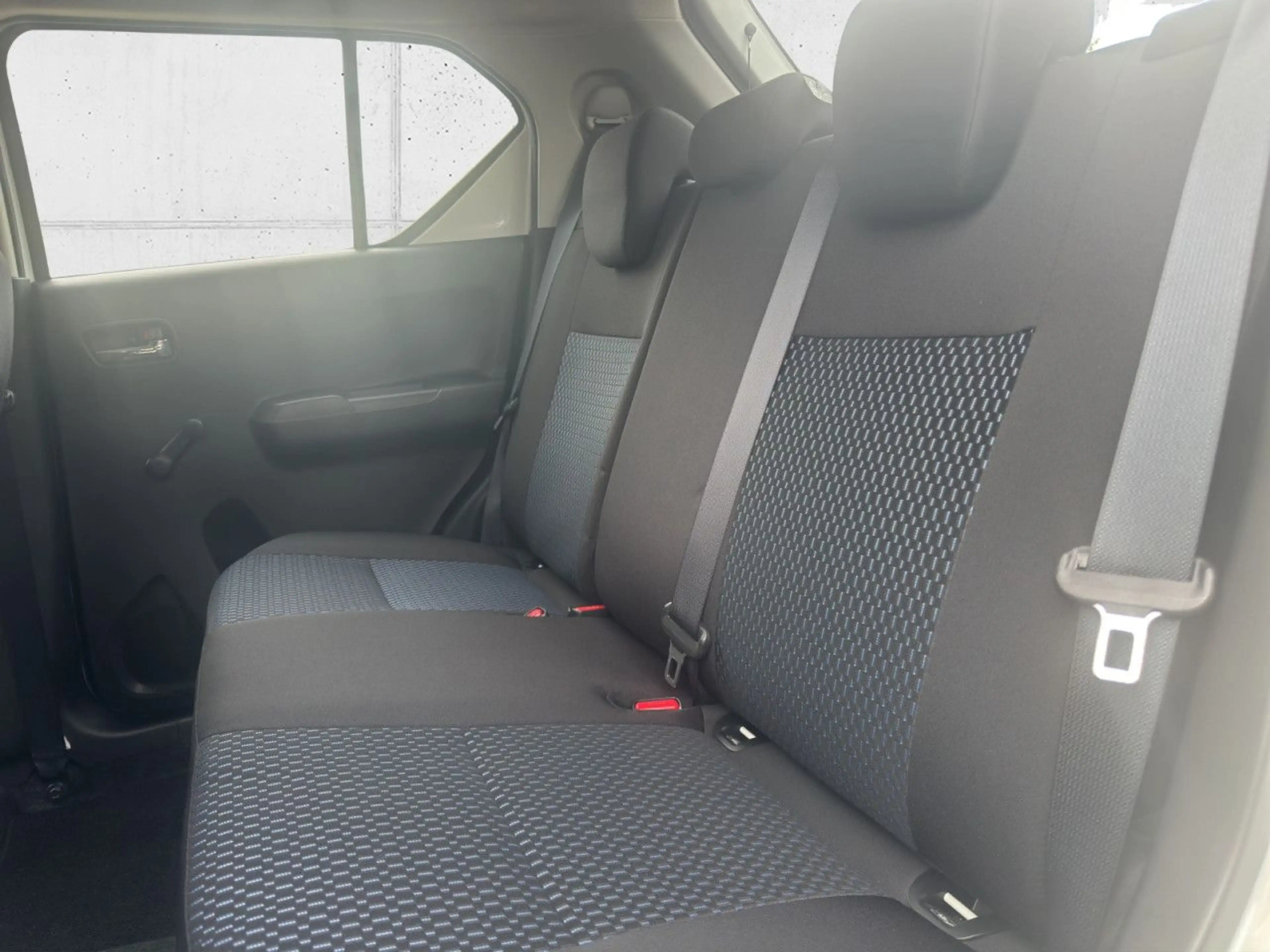Suzuki Ignis 1.2 Dualjet Hybrid Club LED Klima — photo 13