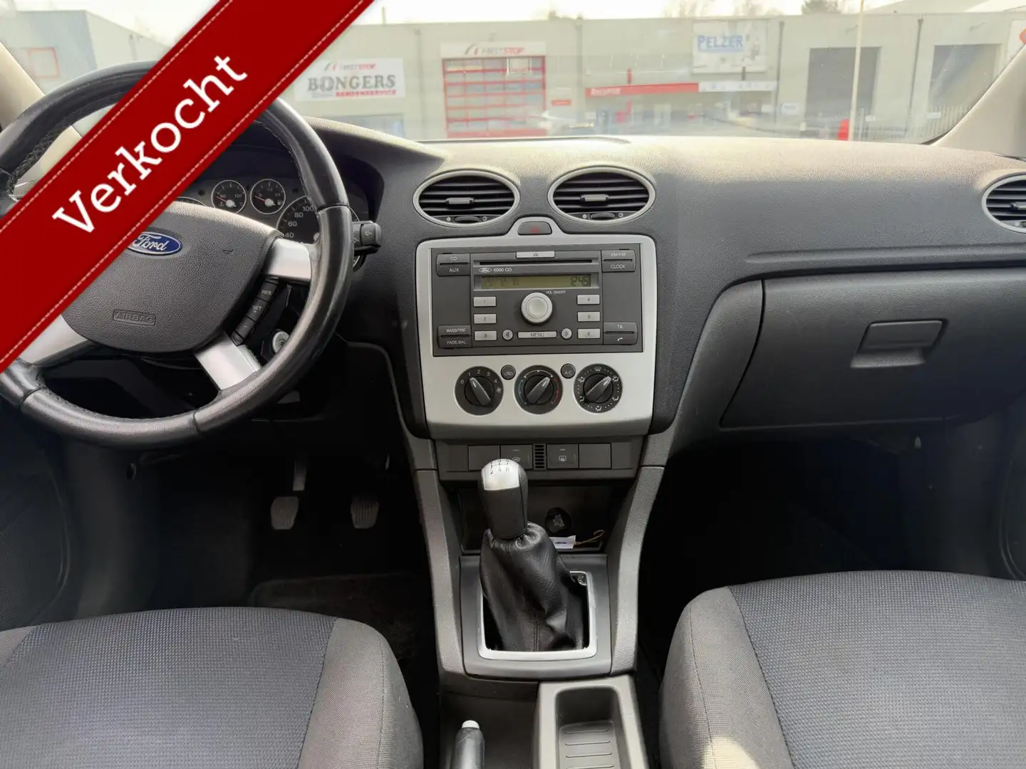 Ford Focus 1.6-16V Futura, airco, cruisecontrol, nette auto, Grijs - 2