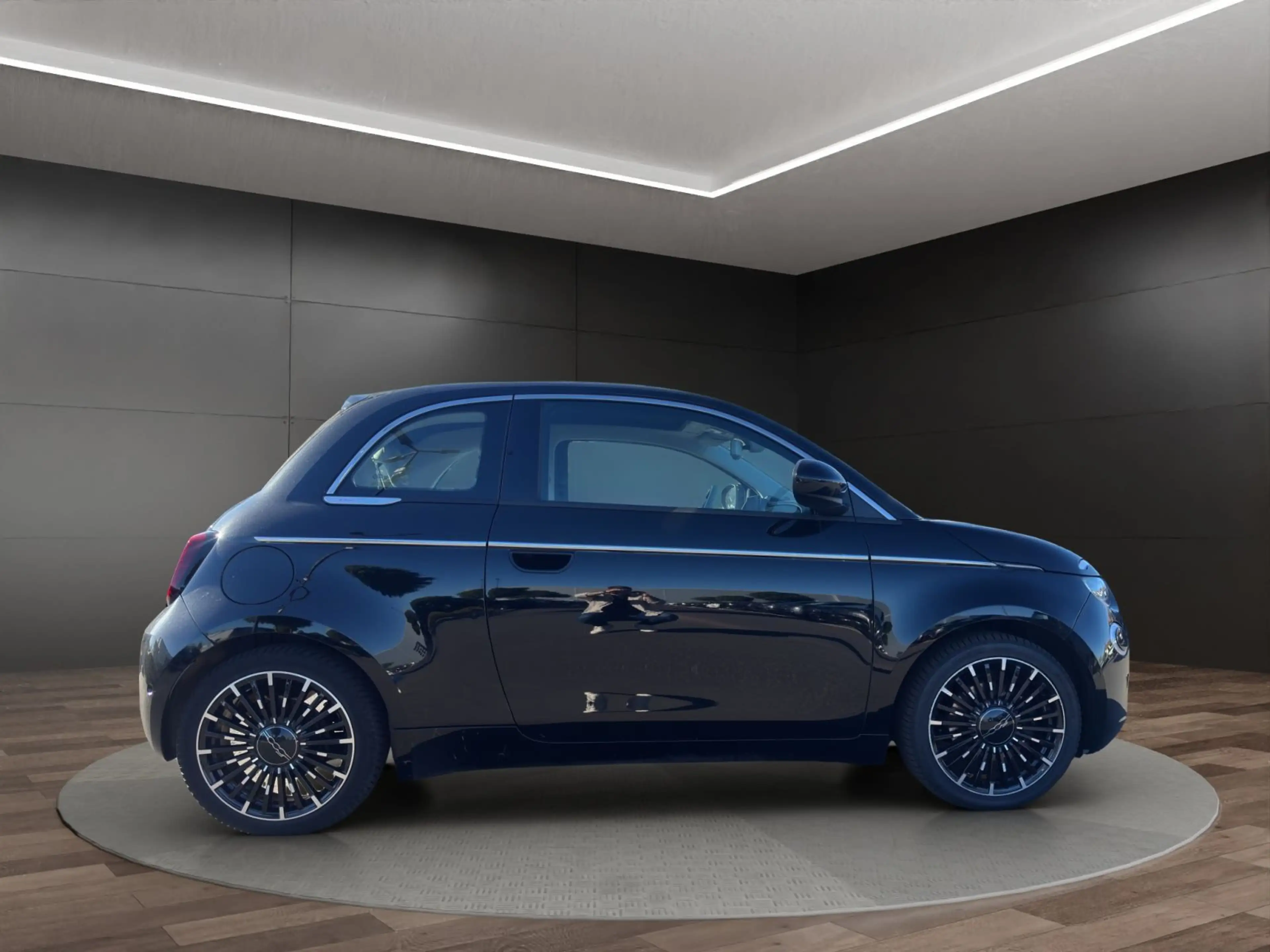 Fiat 500e Cabrio By Bocelli — photo 3