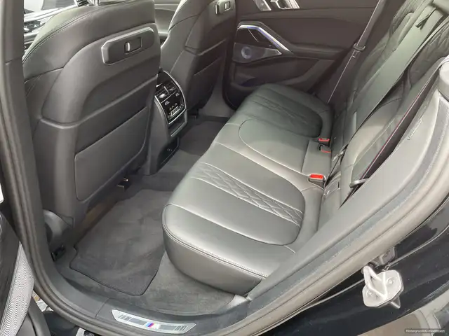 BMW X6 view 11