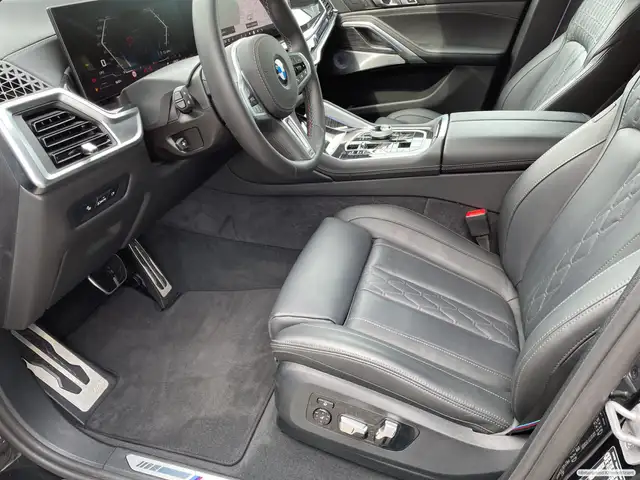BMW X6 view 10