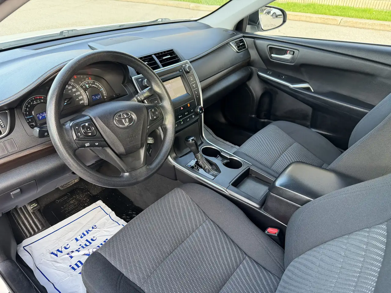 Toyota Camry снимка Toyota Camry