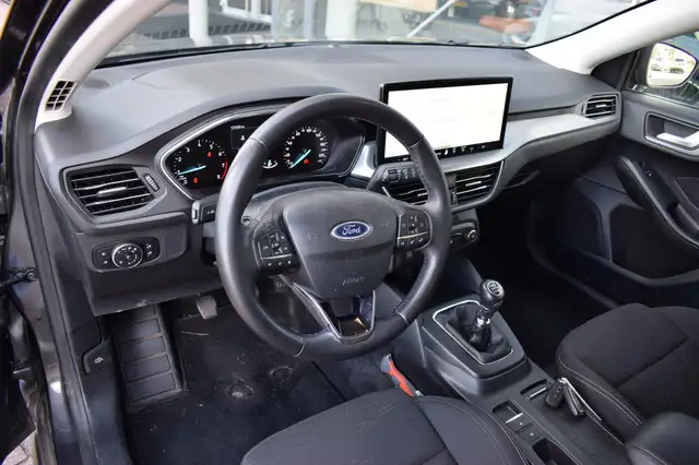 Ford Focus view 4