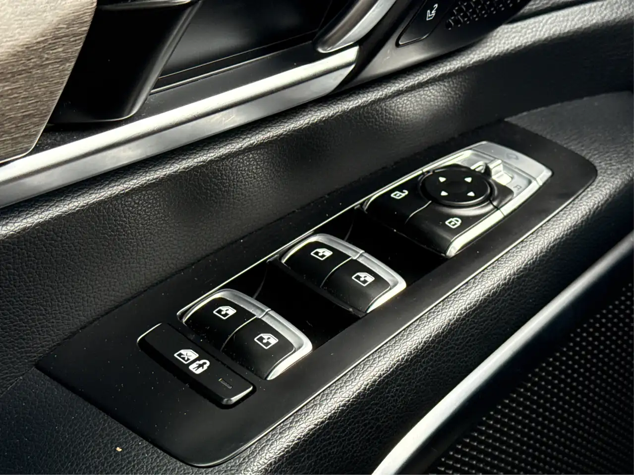Kia Telluride снимка Kia Telluride