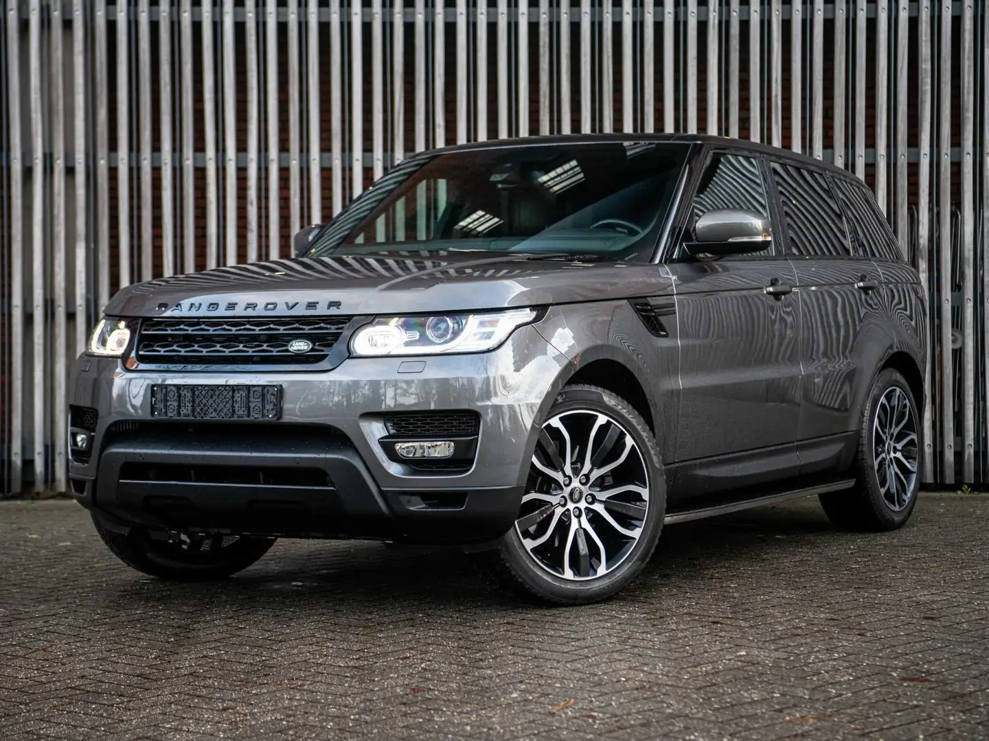 Land Rover Range Rover Sport 3.0 TDV6 258pk SE |EX BPM| Carpass|Panorama|Leder| Grijs - 1