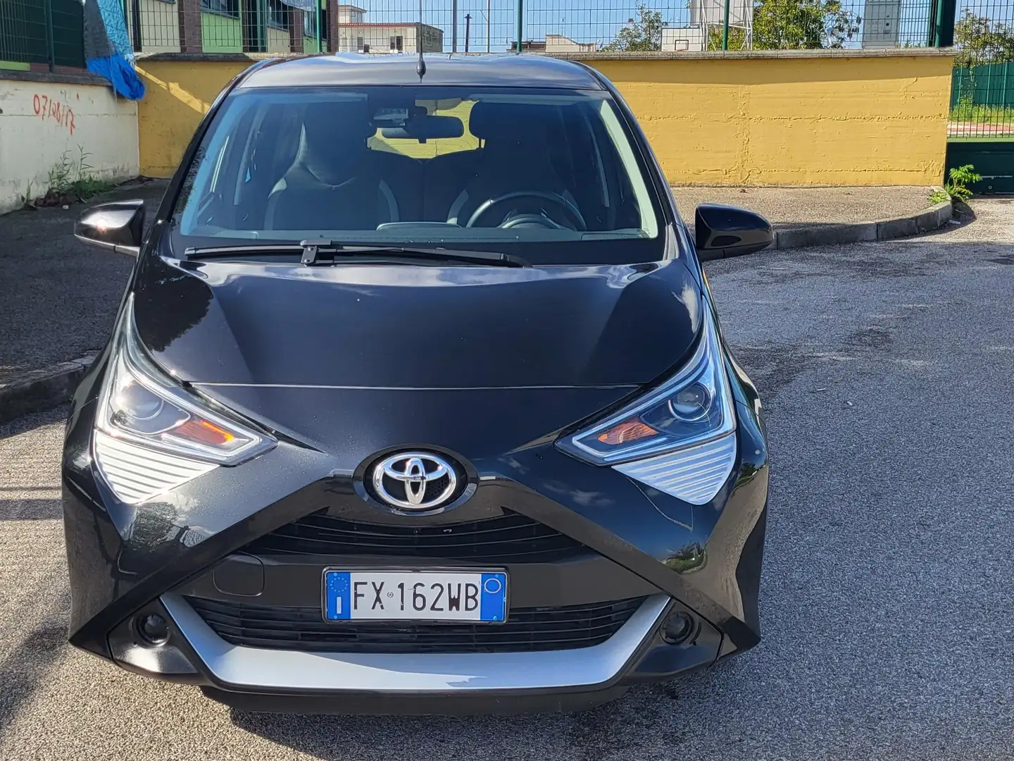Toyota Aygo Aygo II 2018 5p 5p 1.0 x-play 72cv Zwart - 1
