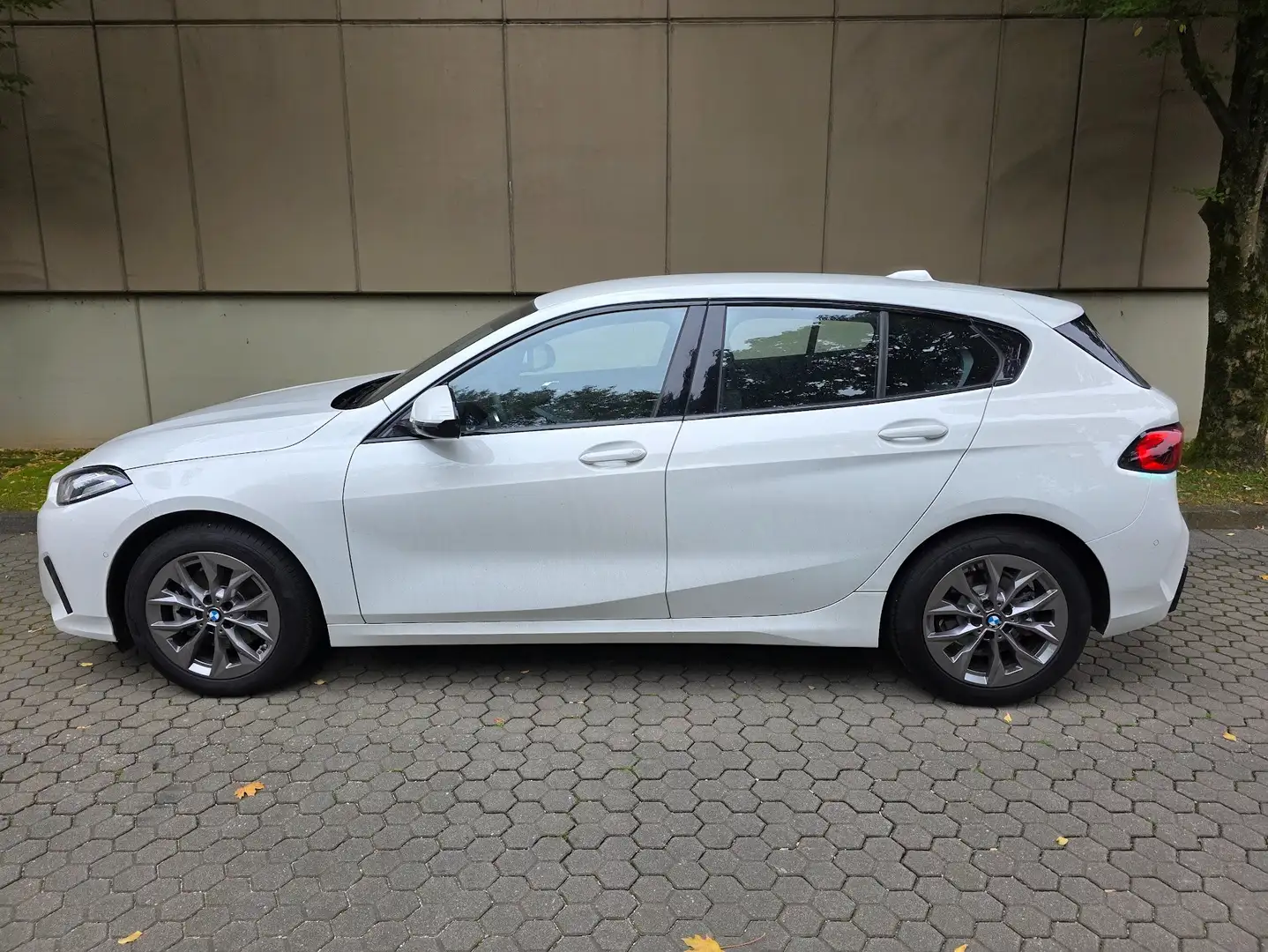 BMW 120 120 Aut LED Navi Kamera Weiß - 2