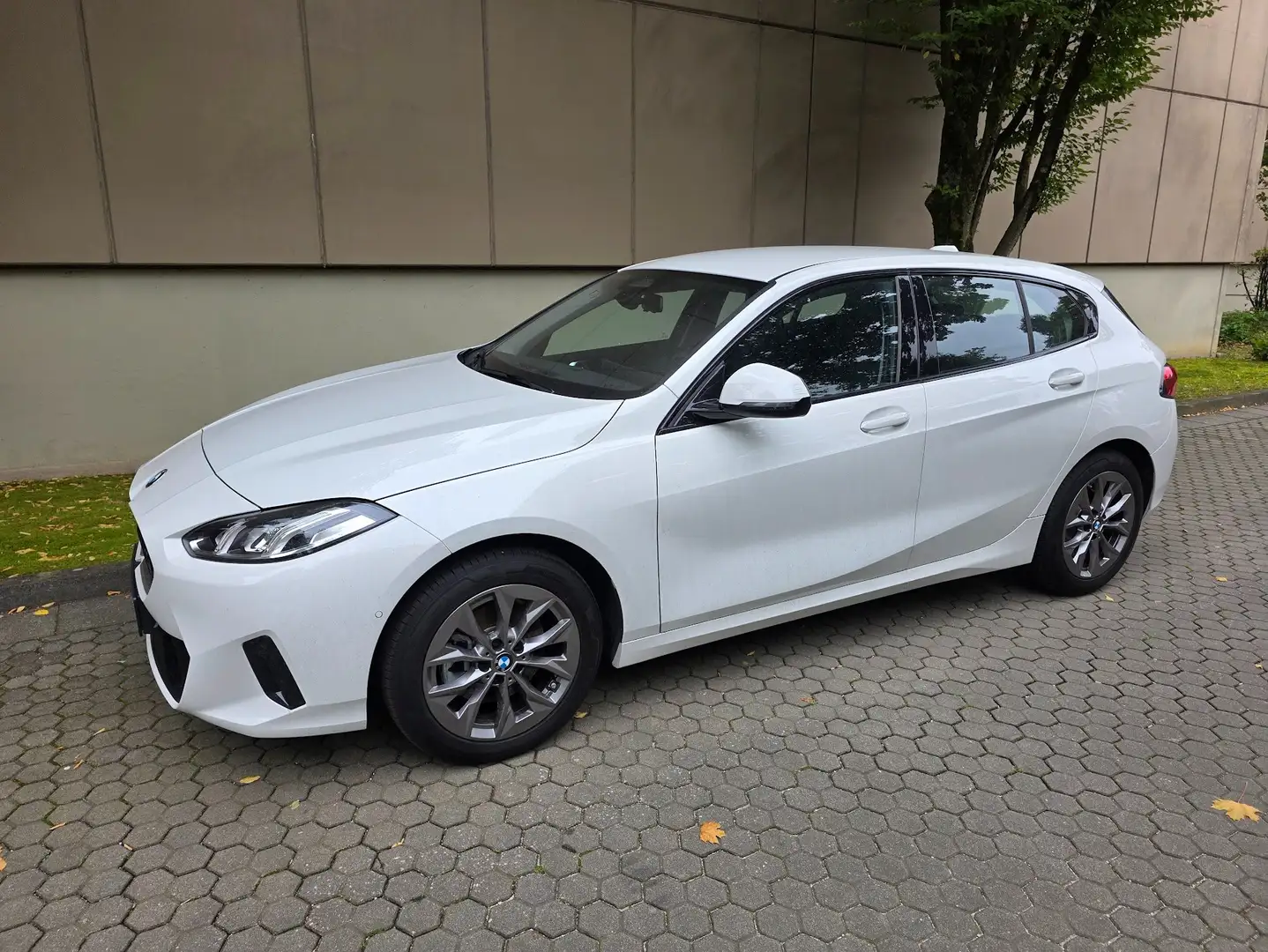 BMW 120 120 Aut LED Navi Kamera Weiß - 1
