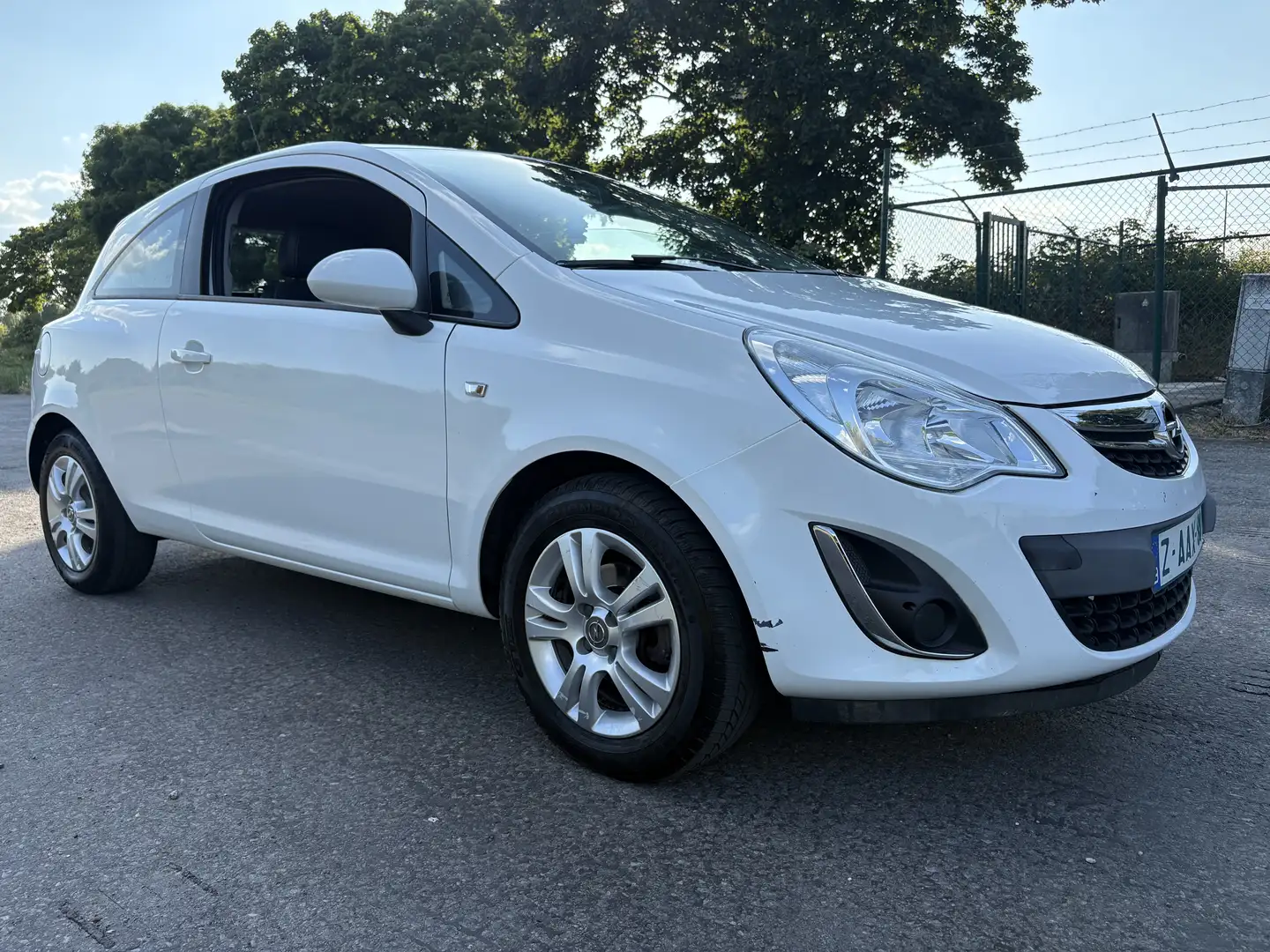 Opel Corsa 1.2i Enjoy 150 Years prete à immatriculer Blanc - 1