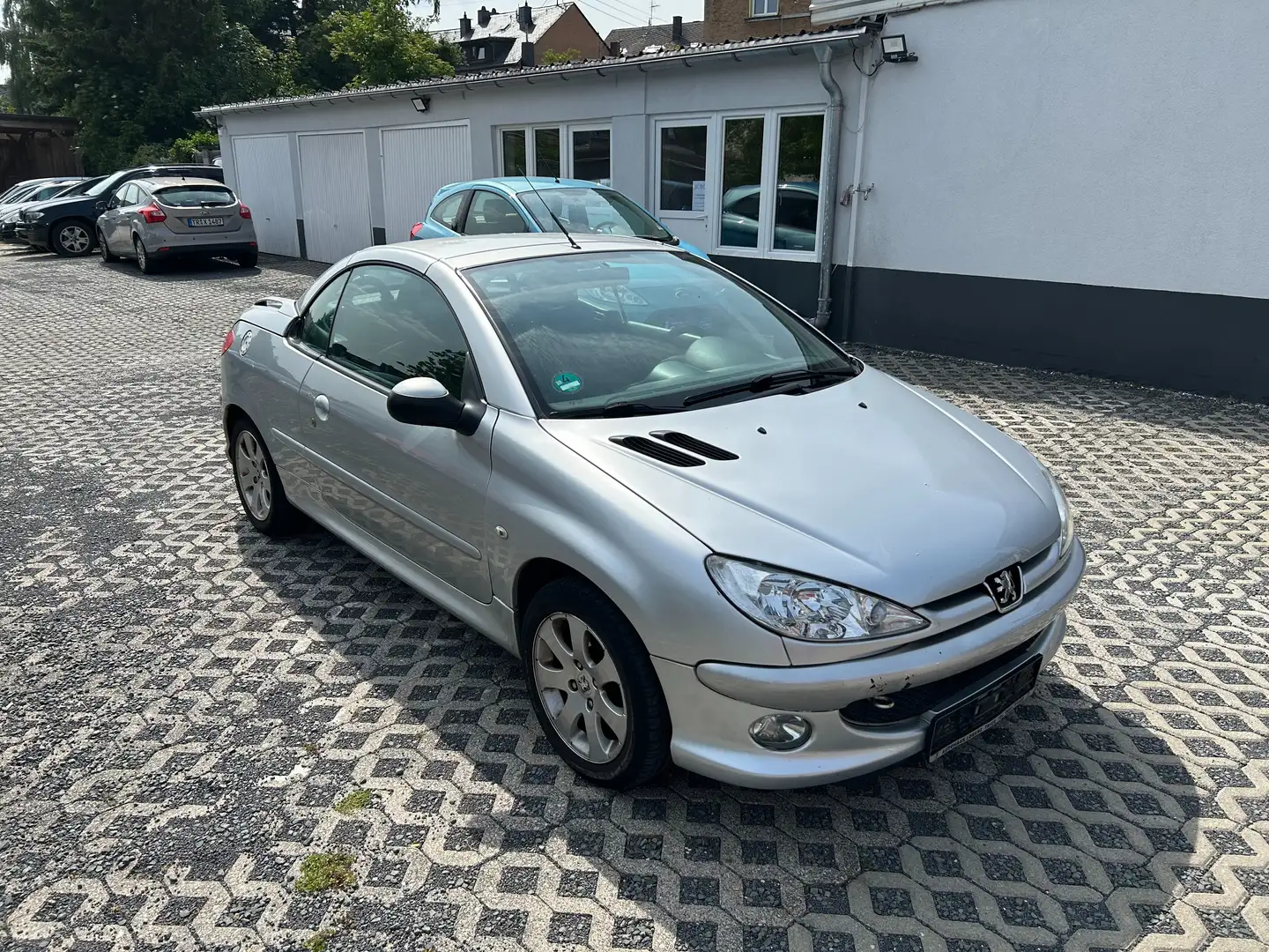 Peugeot 206 CC Filou - Benzin, Cabrio, TÜV 7/25 Grau - 1