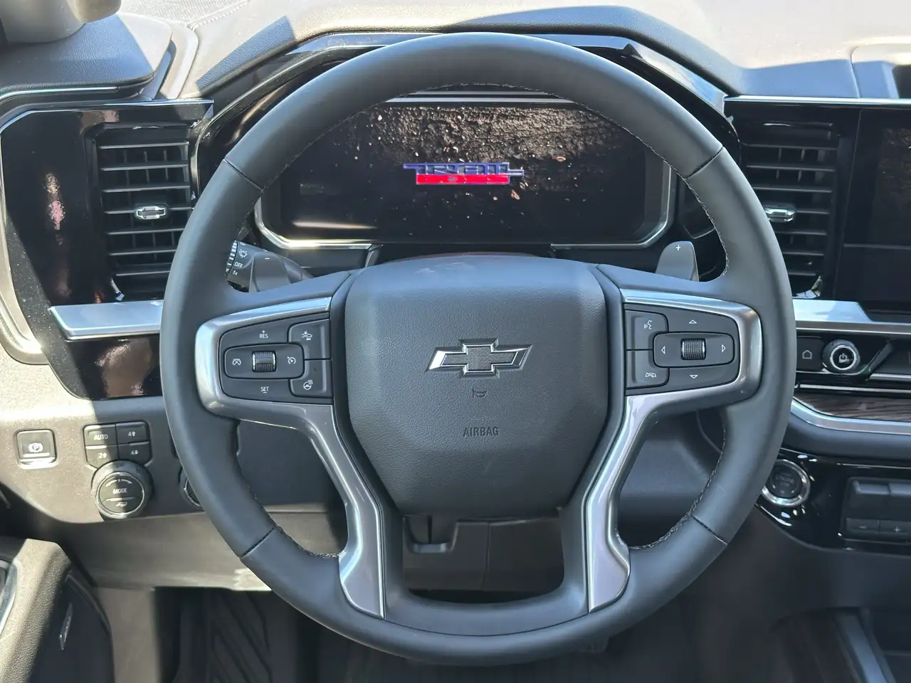 Chevrolet Silverado 1500 photo Chevrolet Silverado 1500