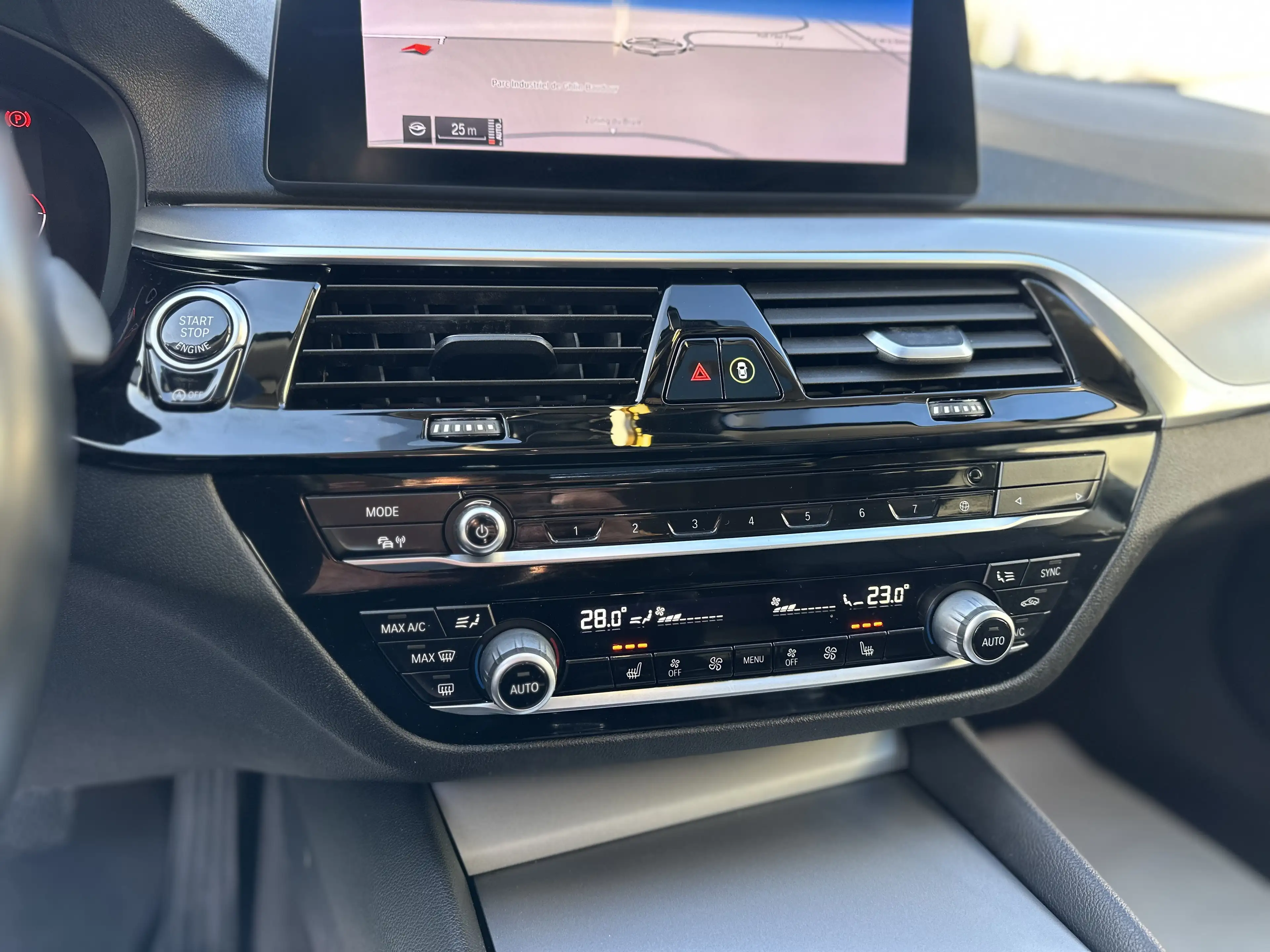 BMW 518 518d HISTORIQUE COMPLET / FULL LED / CAM / — photo 10