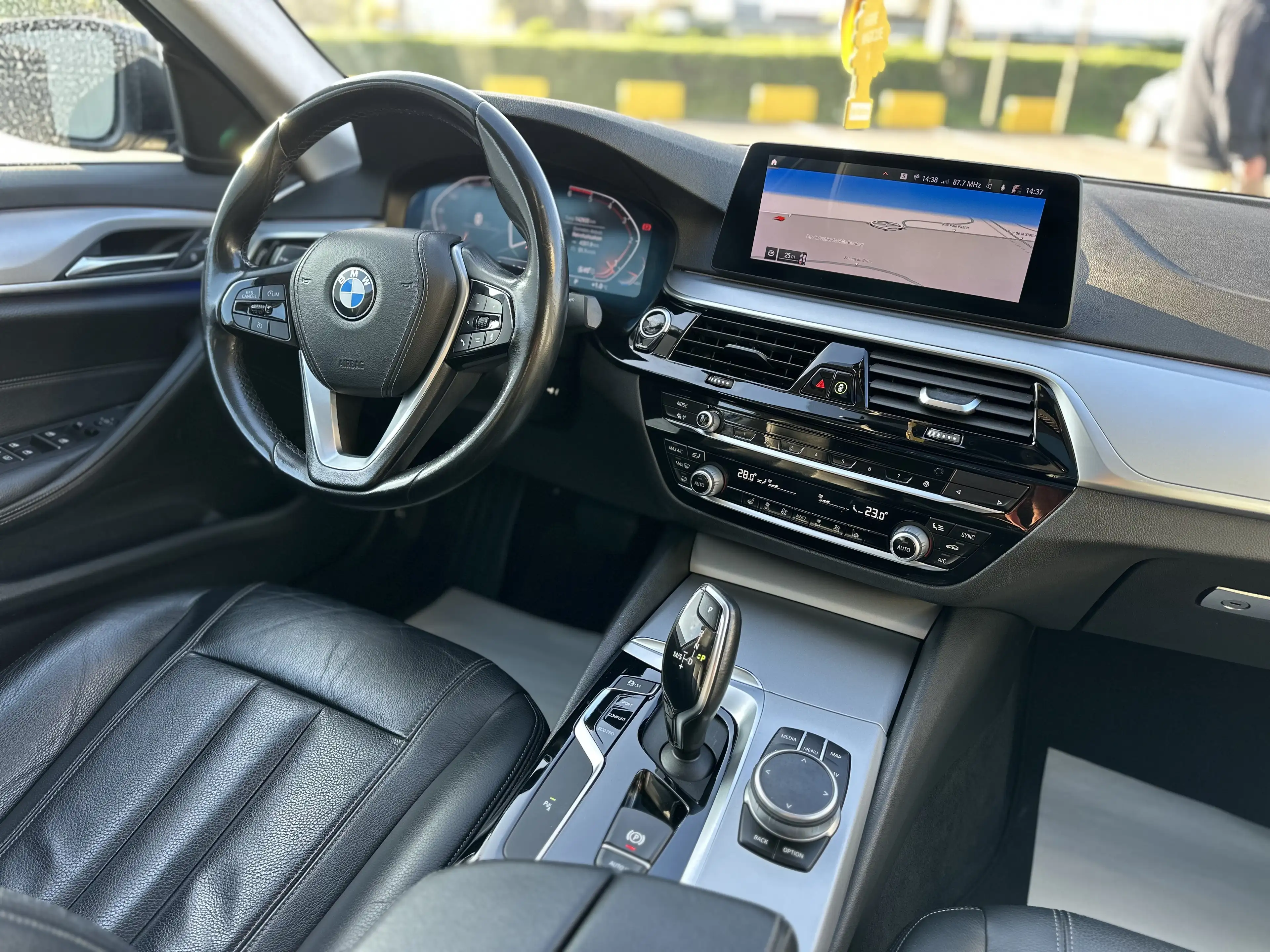 BMW 518 518d HISTORIQUE COMPLET / FULL LED / CAM / — photo 7