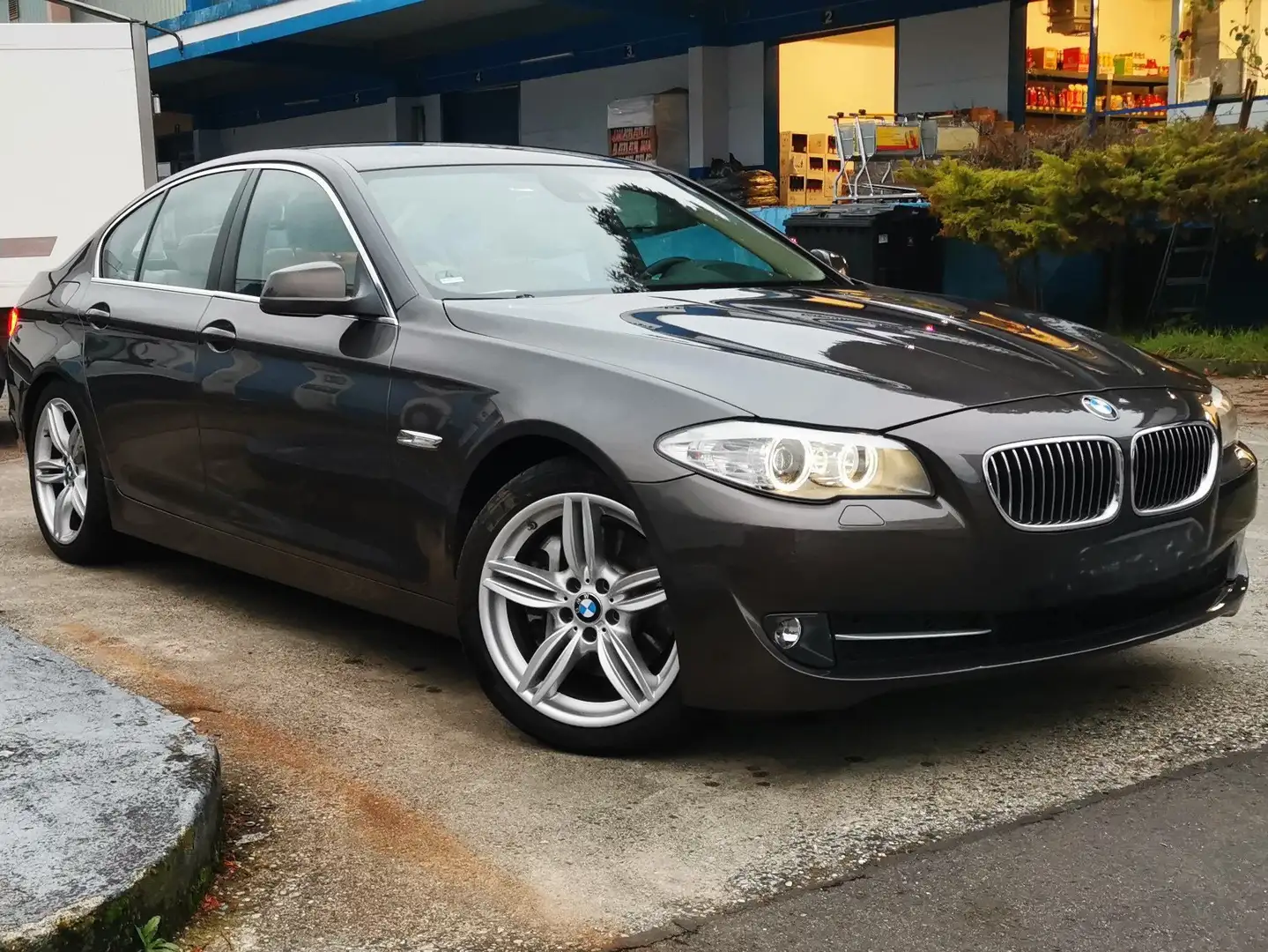 BMW 525 Bronze - 1
