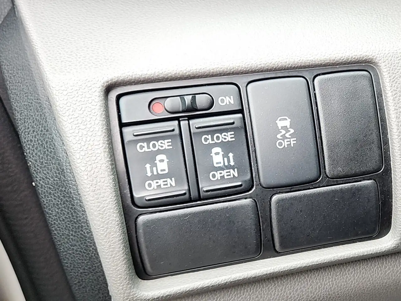 Honda Odyssey снимка Honda Odyssey