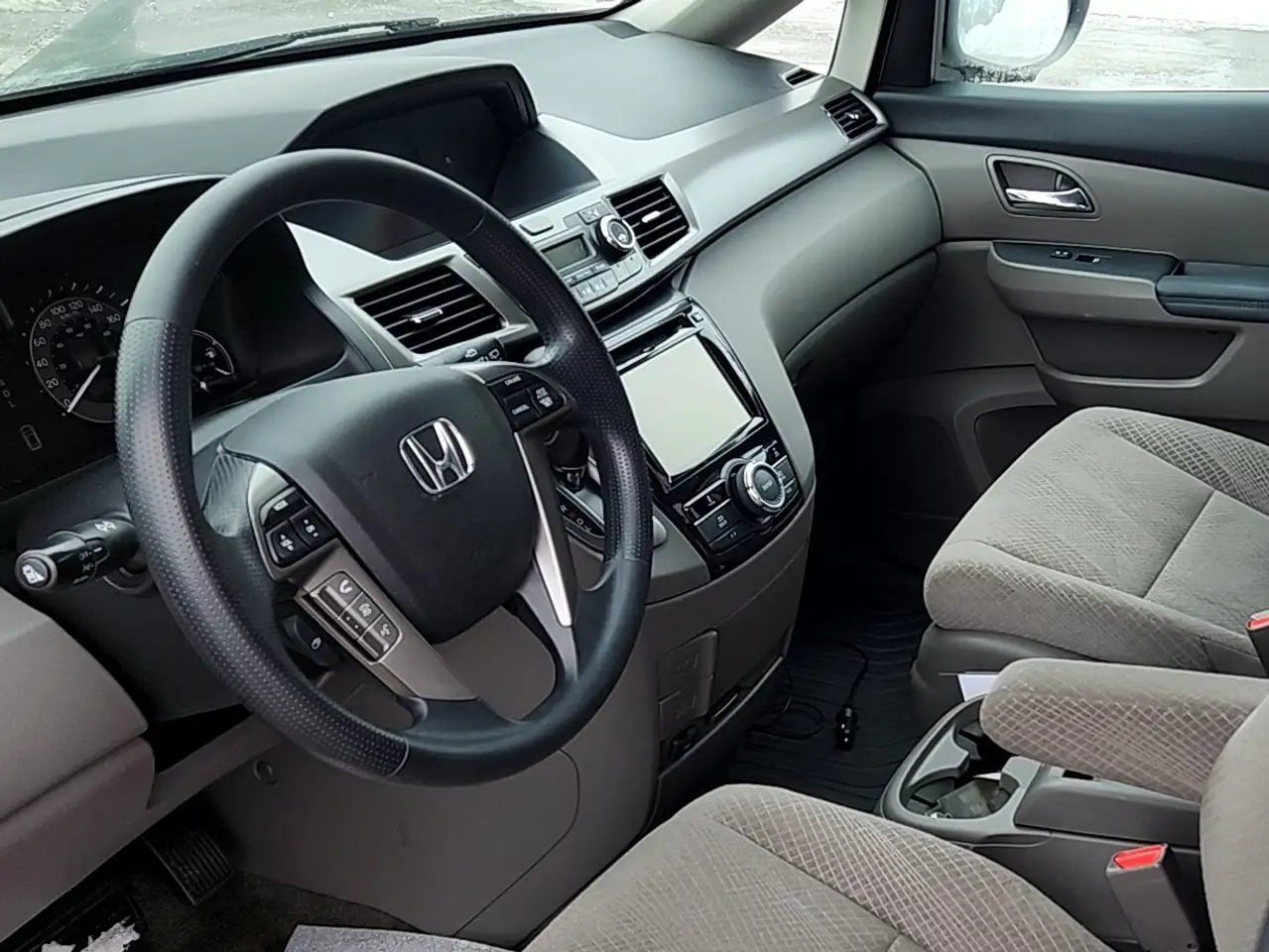 Honda Odyssey снимка Honda Odyssey