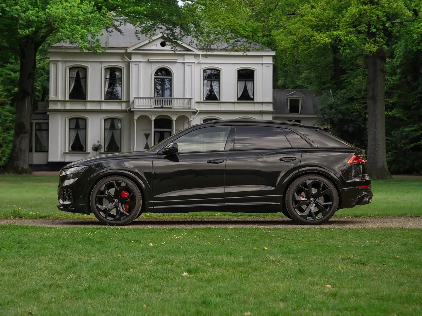 Audi RS Q8 Quattro | Akrapovic | B&O | Stoelventilatie | Pano Zwart - 1