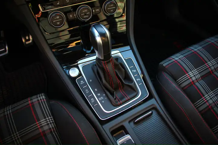Volkswagen Golf 2019, foto 15