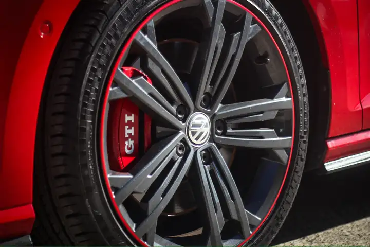 Volkswagen Golf 2019, foto 14